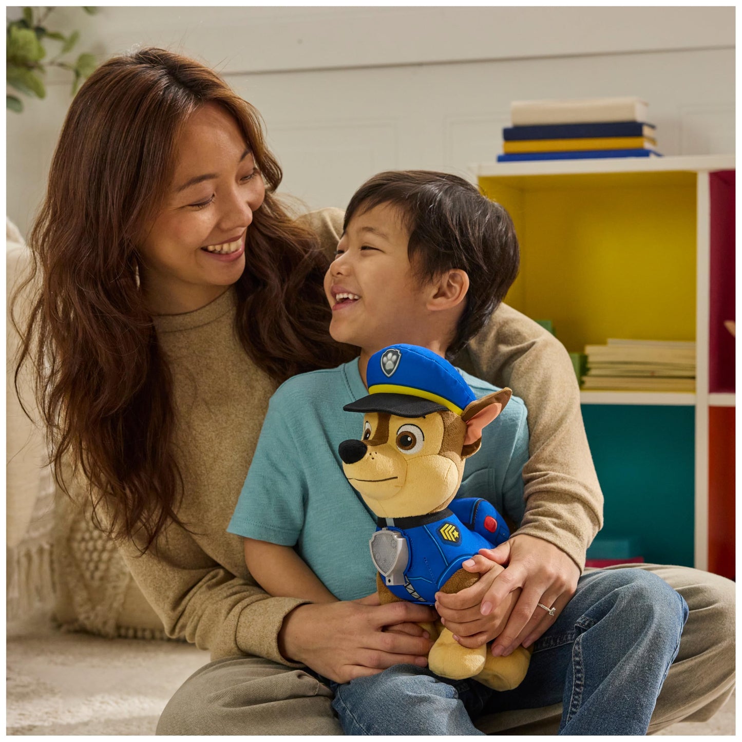 PAW Patrol Room Patrol Chase Interactive Plush Toy with Over 75 Sounds, Light-Up Badges, and 3 Play Modes, Kids Toys for Boys & Girls Ages 3 and Up