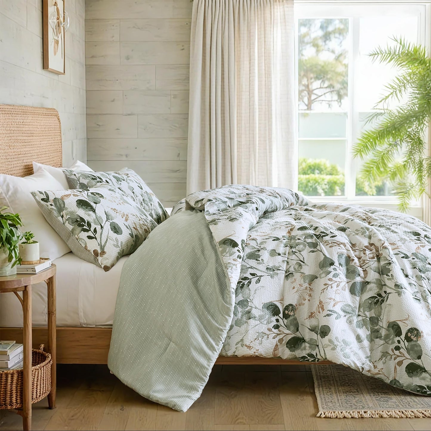 Regency Heights Lightweight Seersucker Botanical Comforter Set Queen Size, 3 Pieces Reversible Design with Striped Print, Premium Microfiber Bedding Set, Comforter and Sham Set, Green