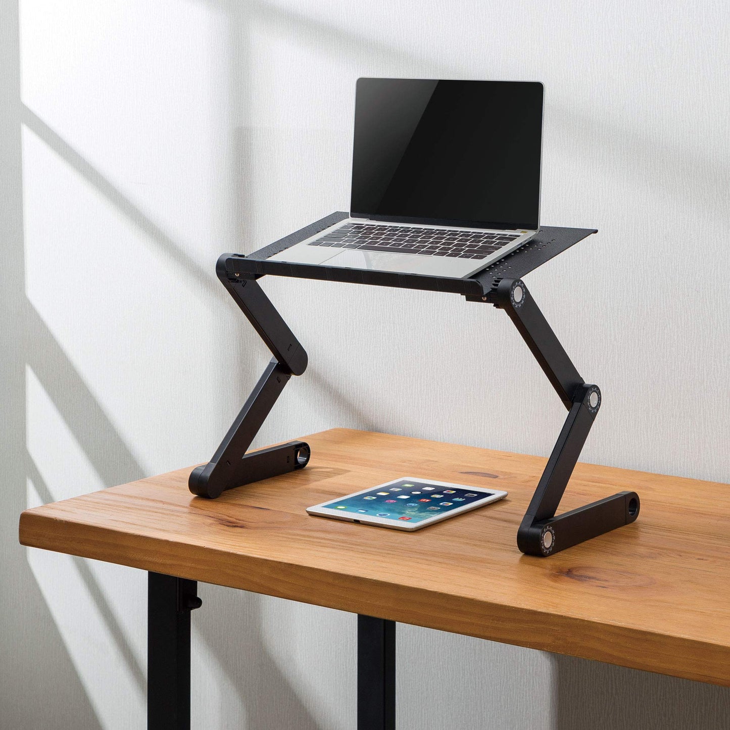 Mount-It! Adjustable Laptop Stand & Lap Desk, Freestanding Sit-Stand Laptop Tray for Bed, Couch, Desk & Floor, 22 lb Capacity, 1.6–18.9” Height, Ventilated Aluminum, Ships Fully Assembled