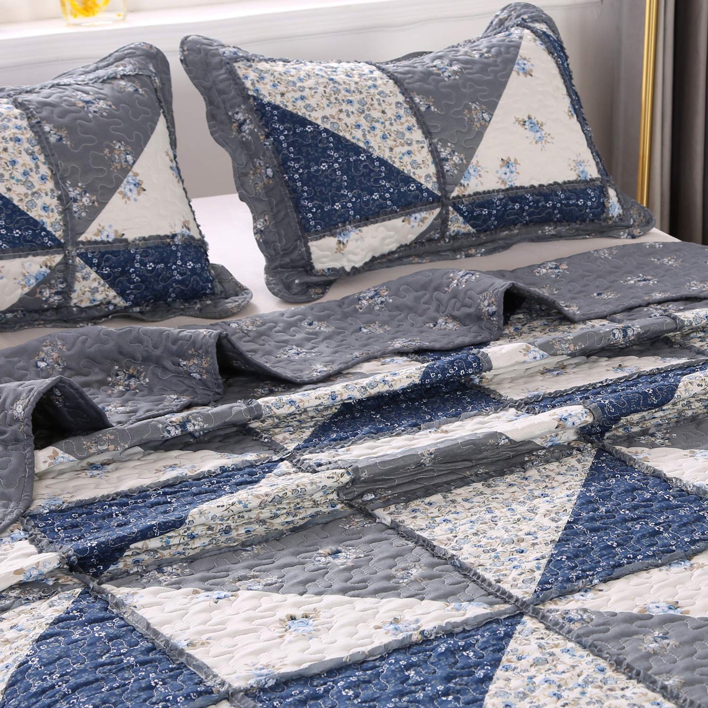 Oversized King Size Grey Floral Plaid Patchwork Quilt Set 128x120 Extra Wide Super King Size Rversible Quilted Bedspread Coverlet Set 3-Piece Comforter Bedding Set Bed Cover with 2 Pillow Shams