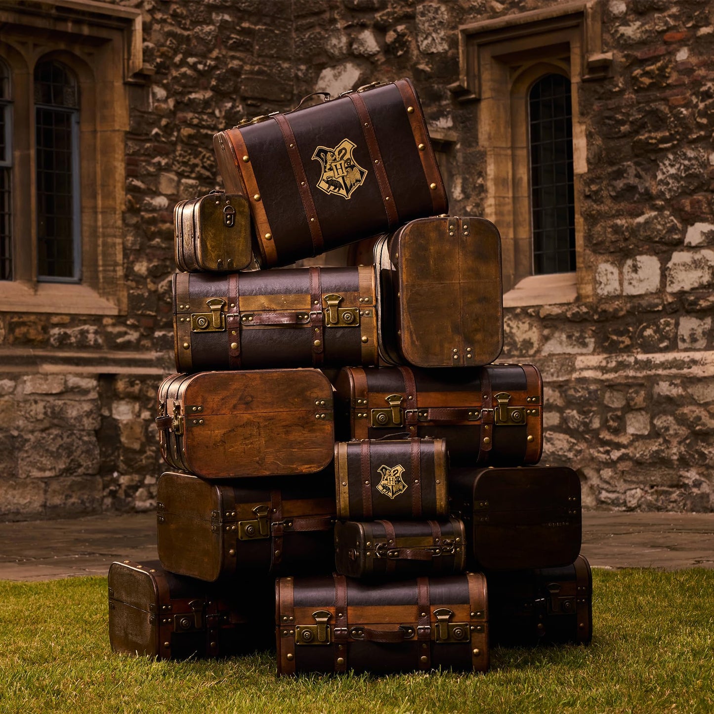 Harry Potter Hogwarts School Trunk - Mini 9” Collectible Storage Case with Hogwarts Crest - Official Wizarding World Prop Replica & Decorative Keepsake Box - Desktop Organizer