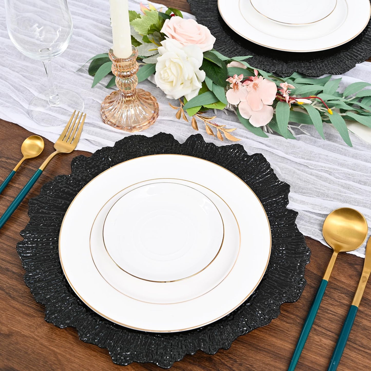 100Pcs Black Charger Plates Round 13inch, Reef Plate Chargers for Dinner, Bulk Plastic Floral Table Charger Plates for Dinner Wedding Party Event Table Setting Decoration(Black)