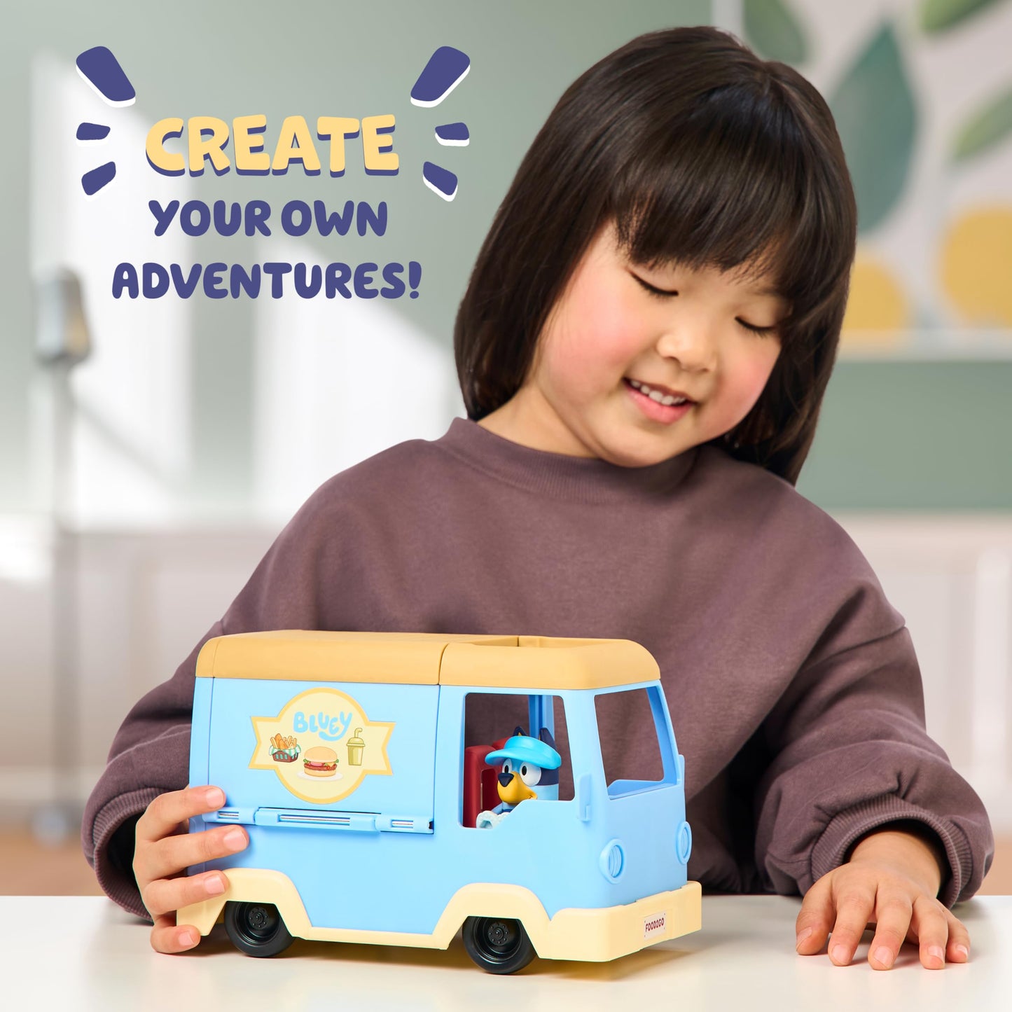 Bluey Transforming Food Truck Playset, Transforms Into a Café with Dining Area and Chairs. Includes Exclusive Bluey Figure Wearing Her Apron and Visor, 5 Accessories and Sticker Sheet