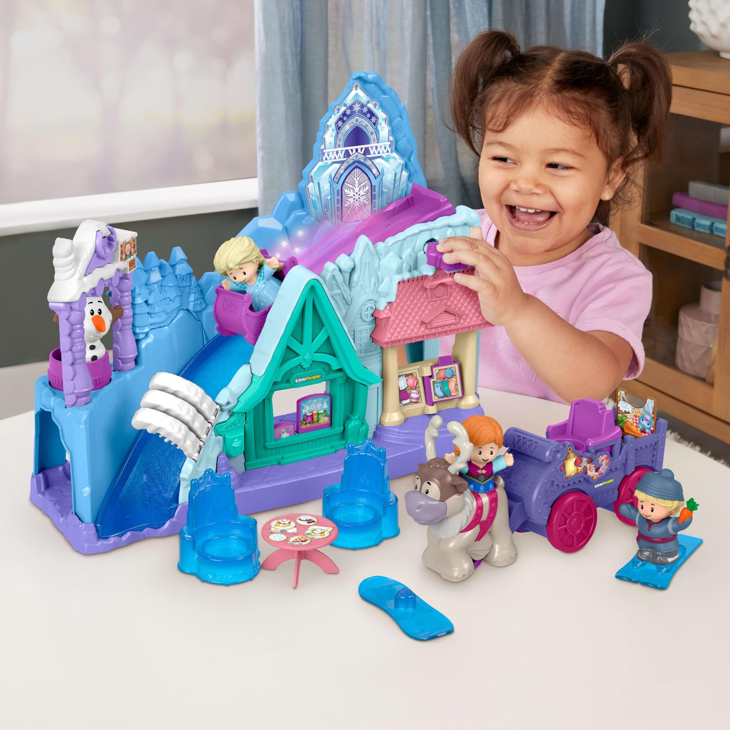 Fisher-Price Little People Toddler Toys Disney Frozen Arendelle Adventures Playset, Anna Elsa Olaf & Kristoff Figures, Kids Ages 18+ Months
