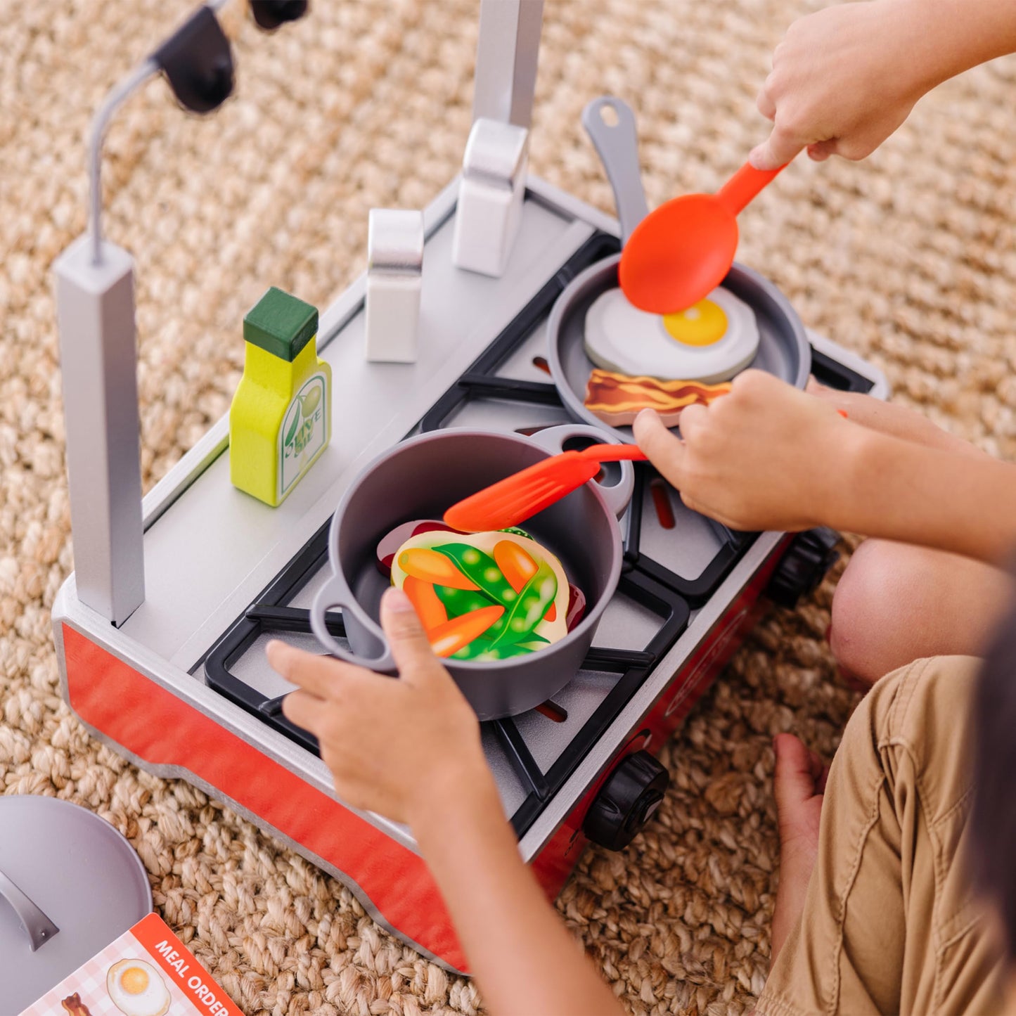 Melissa & Doug 19-Piece Deluxe Wooden Cooktop Set with Wooden Play Food, Durable Pot and Pan