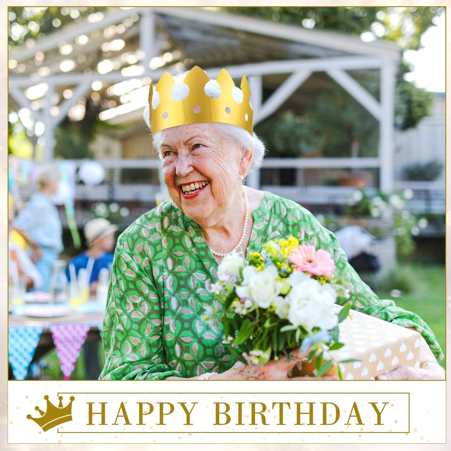 Crtiin 200 Pcs Golden Paper Crowns Bulk King Gold Party Crown Princess Hats for Birthday Celebration Party Supplies(Classic Style)