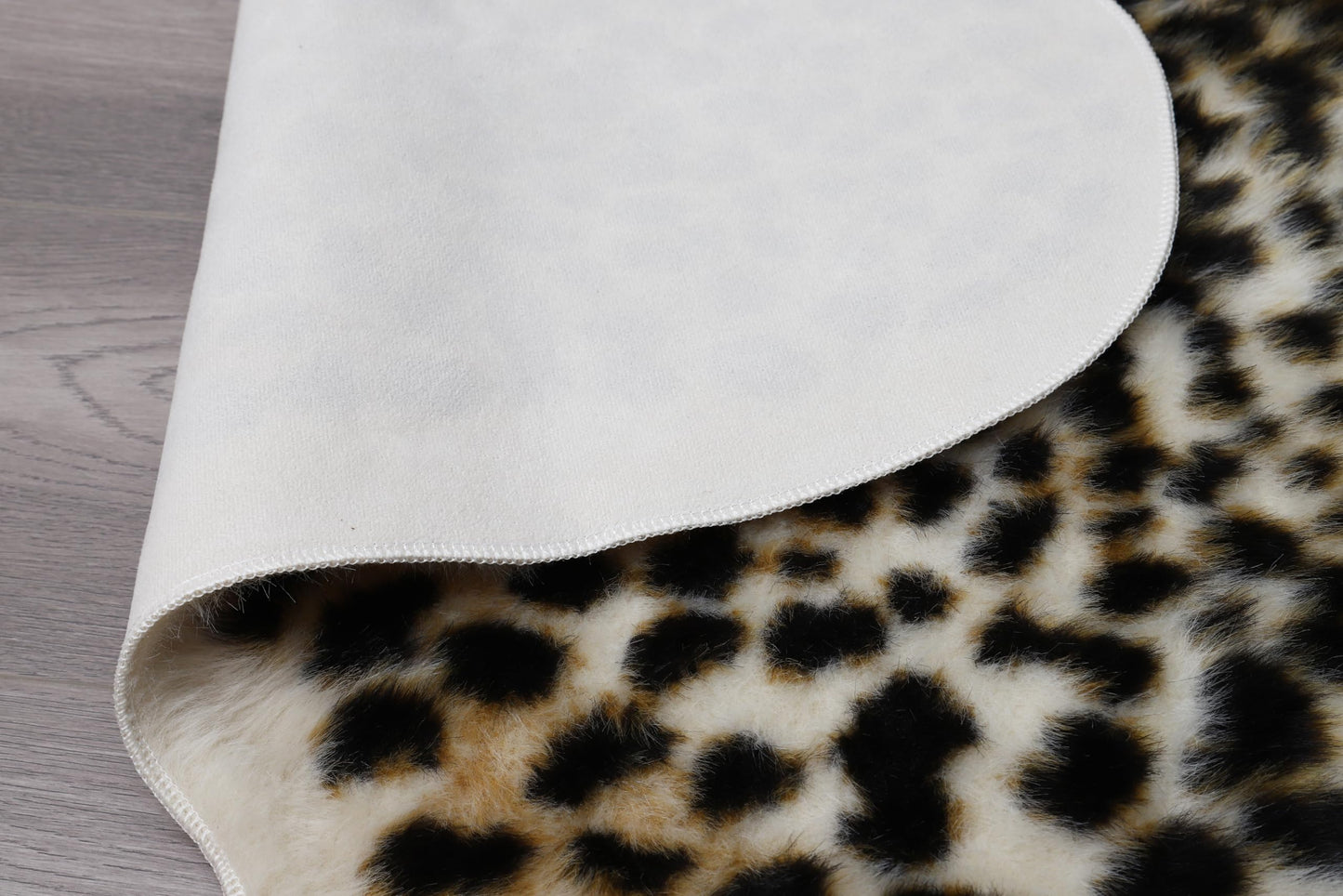 Huichenxing2021FURSTORE Faux Cheetah Area Rug Animals Printed Hide Mats Leopard Faux Hide Area Rug 5.2ft x 6.5ft / 63 x 78.7inch / 160 x 200cm