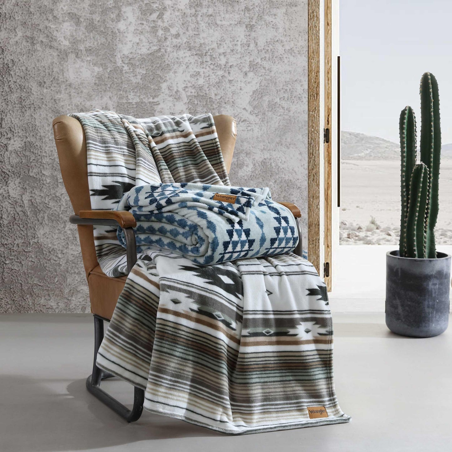 Wrangler - Queen Blanket, Super Soft & Reversible Plush Fleece Bedding, Dorm Room Essentials, Yellowstone-Inspired Throw Blanket for Couch or Bed, 90x90, Coyote Sands Green