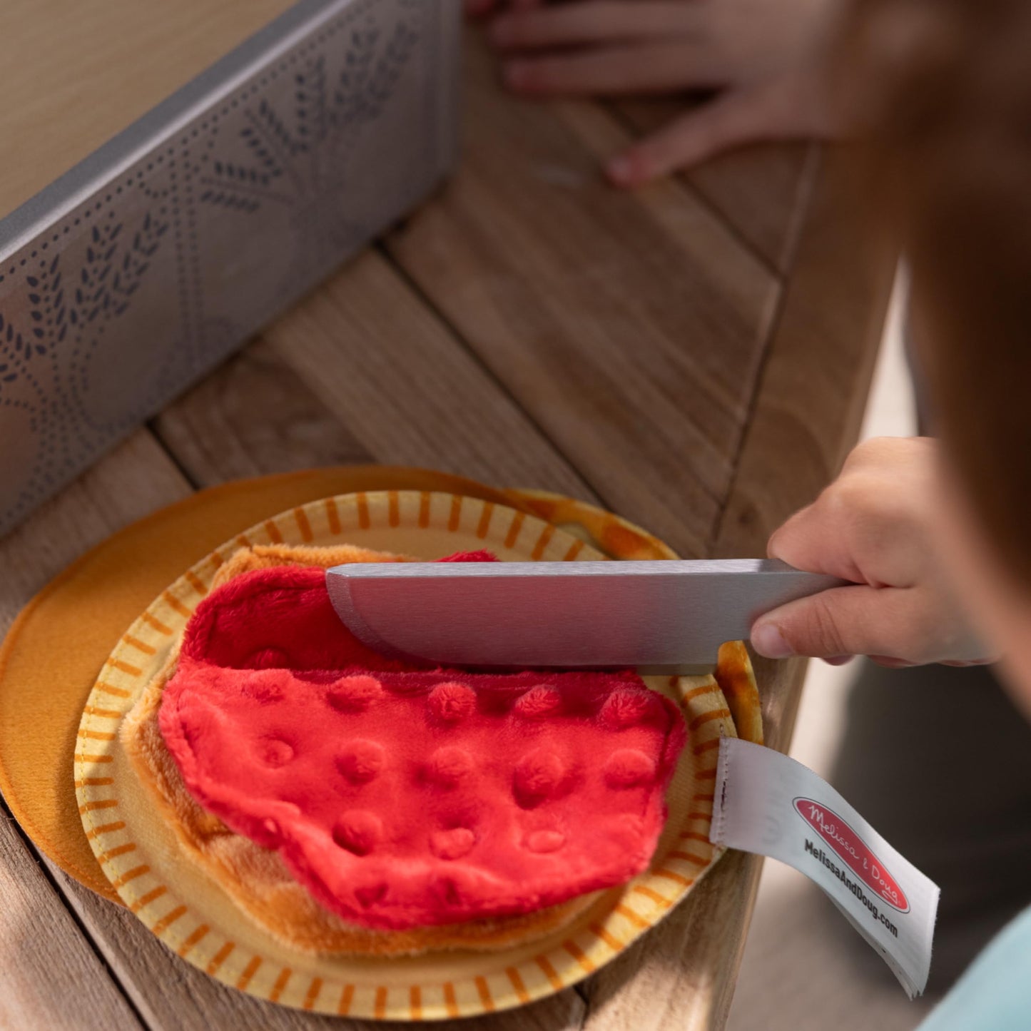 Melissa & Doug Make and Bake Pies Pretend Play Food Set and Wooden Oven with Squishy Dough for Ages 3+ - FSC Certified