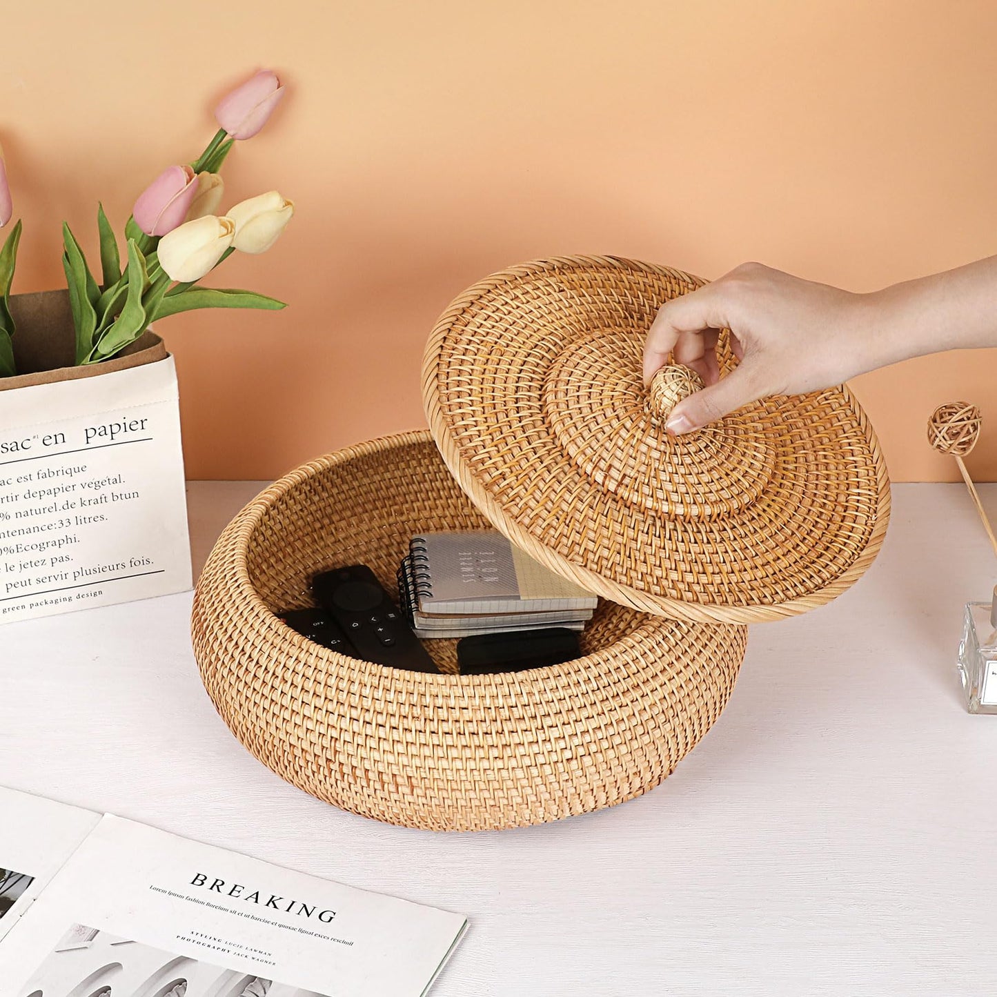 Hipiwe Round Rattan Boxes with Lid, X-Large Woven Bread Basket Natural Rattan Basket Wicker Rattan Storage Box Decorative Basket for Coffee Table Farmhouse Picnic Fruit Storage Basket