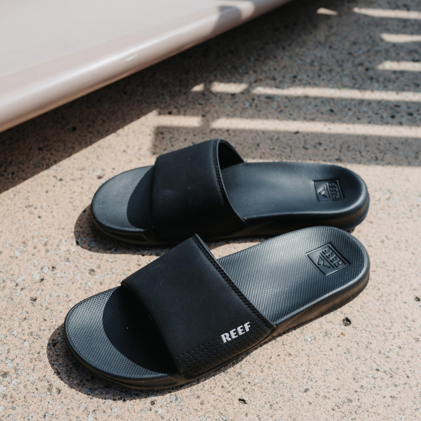 REEF One Slide Mens Sandal Navy-White 10