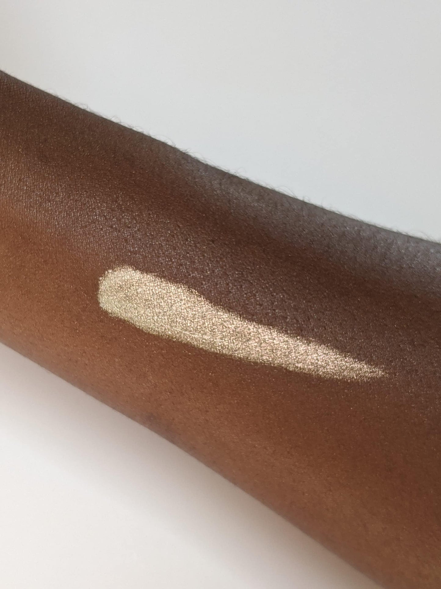 Concrete Minerals White MultiChrome Eyeshadow, Intense Color Shifting, Longer-Lasting With No Creasing, 100% Vegan and Cruelty Free, Handmade in USA, 6 Grams Loose Mineral Powder (Lollipop)
