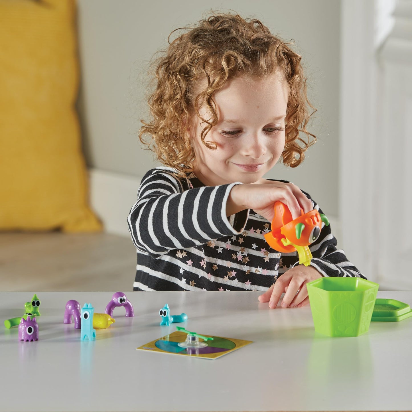 hand2mind Grab That Monster Fine Motor Activity Set, Occupational Therapy Toys, Fine Motor Skills Toys for Toddlers, Pincer Grasp Toys, Play Therapy Games for Kids, Halloween Toys for Kids 3-5
