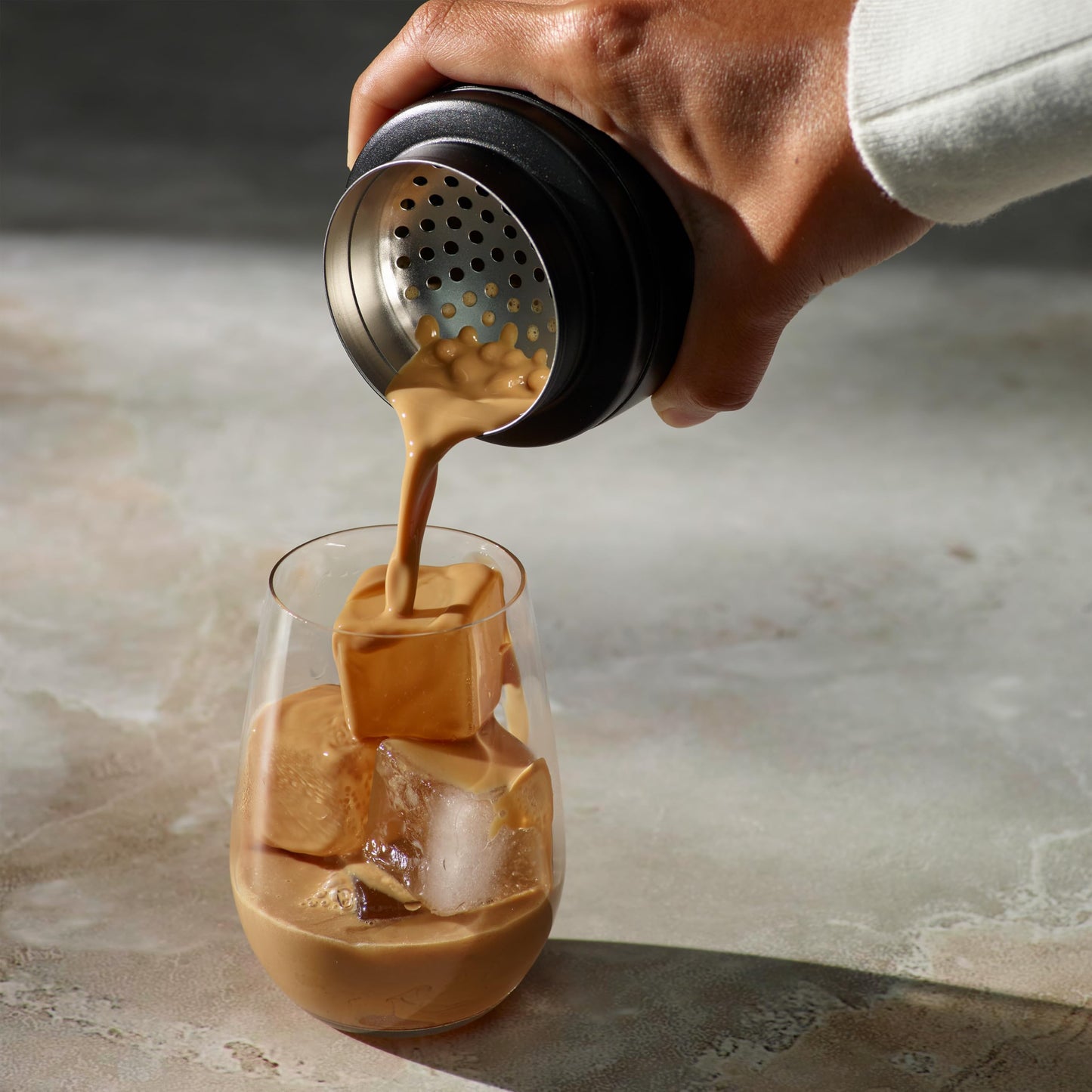 Breville BEA050BTR Shake and Take Thermal Travel Coffee Cup and Cocktail Shaker, Black Truffle