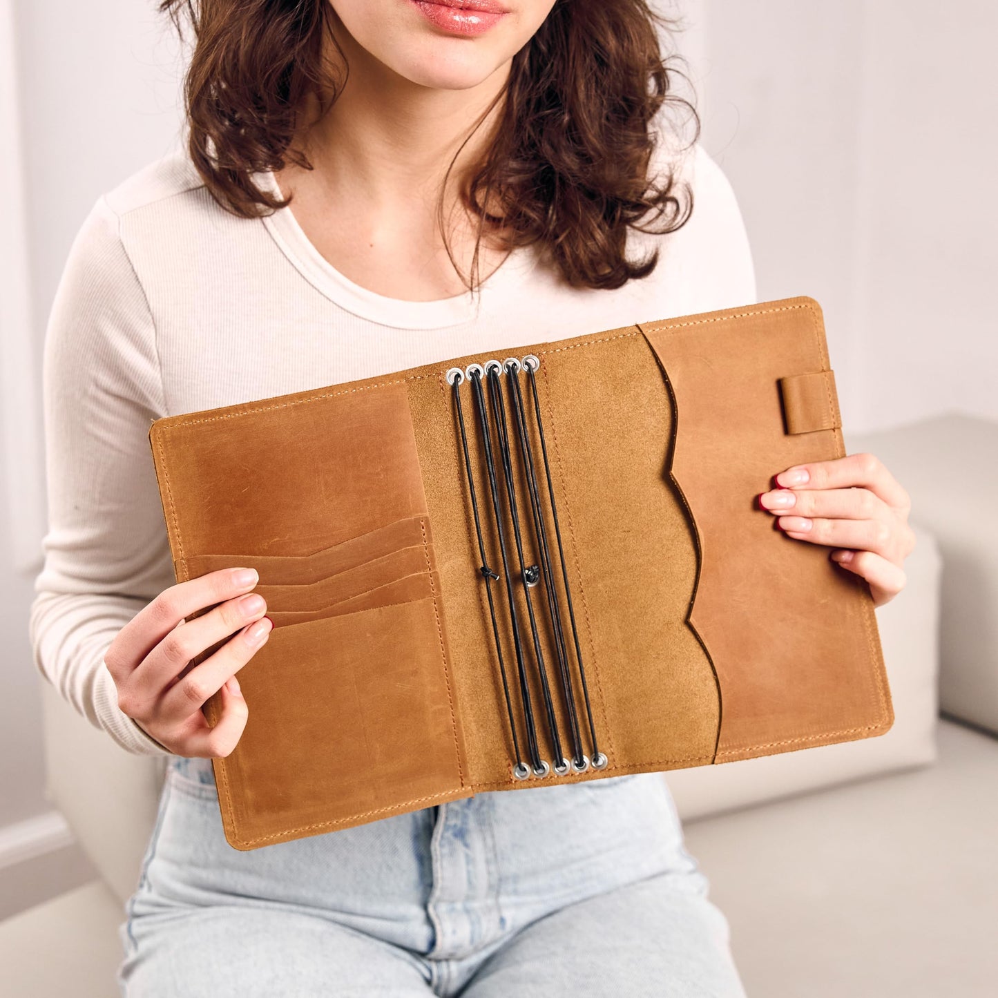 TORAKIP Leather Travel Notebook Cover A5 – Refillable Journal Organizer with 5 Elastic Bands, Pen Holder & Interior Pockets, Genuine Leather Planner Cover for Writing (Notebook Not Included), Caramel Brown