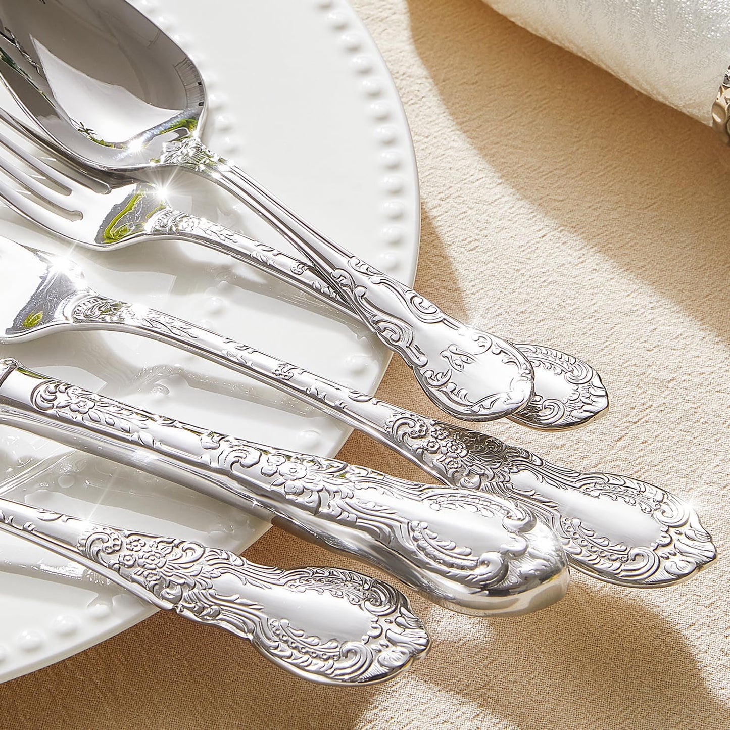 KINGSTONE Vintage Carved Silverware Set, 20-Piece 18/10 Stainless Steel Flatware Cutlery Set with Retro Royal Thick Handle, Tableware Utensils for Home, Restaurant, party, Wedding, Dishwasher Safe