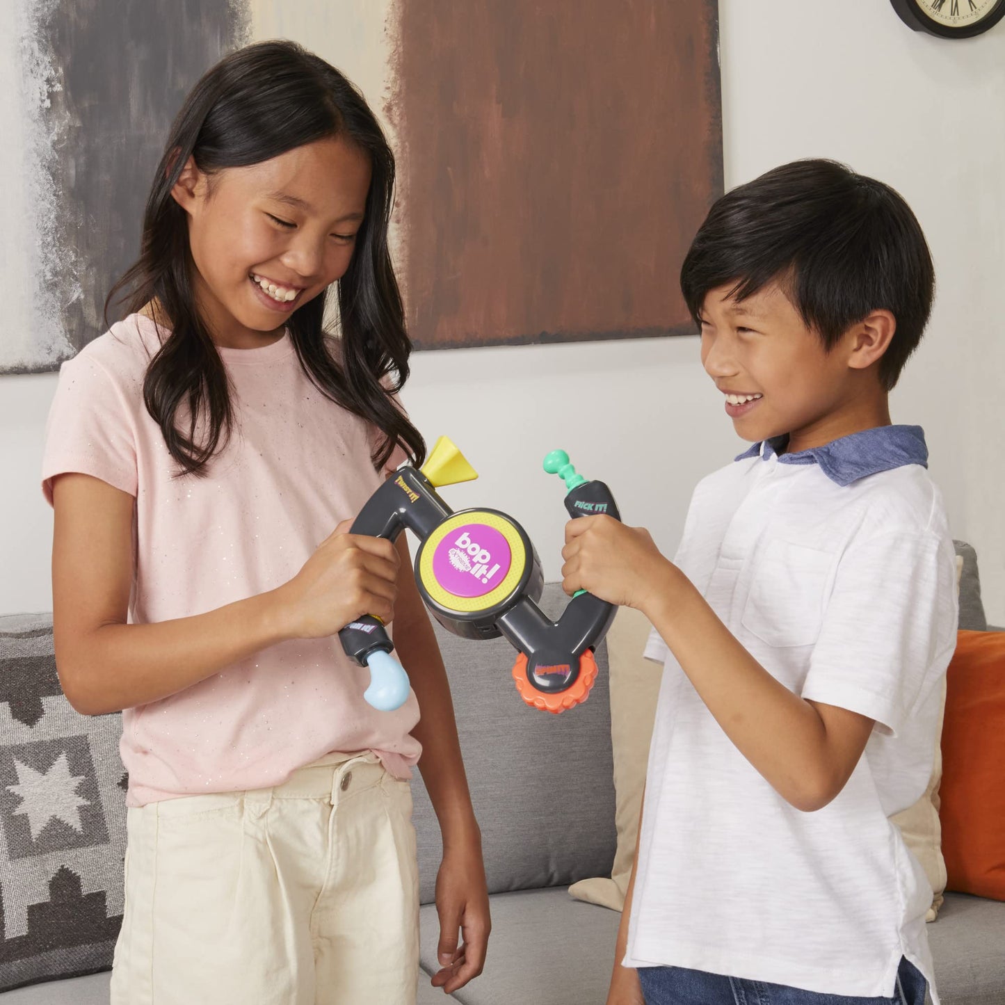Bop It! Extreme Electronic Game for 1 or More Players, Fun Party Game for Kids Ages 8+, 4 Modes Including One-On-One Mode, Interactive Game (English)