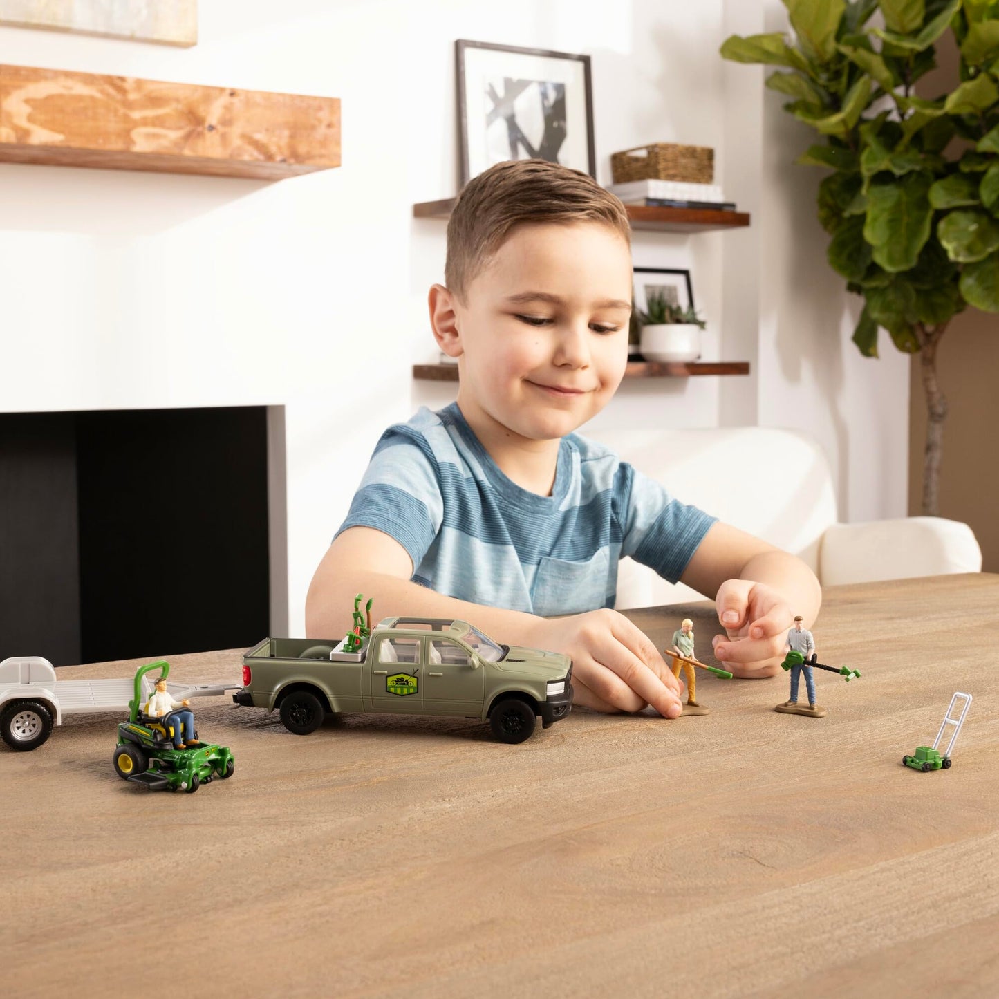 TOMY John Deere Lawn Care Toy Playset - 1:32 Scale - Garden Toys Includes Pick Up Truck Toy, 6 Gardening Tools, Lawn Mowers, and 3 Action Figures - John Deere Toys - 15 Piece - Ages 3 Years and Up