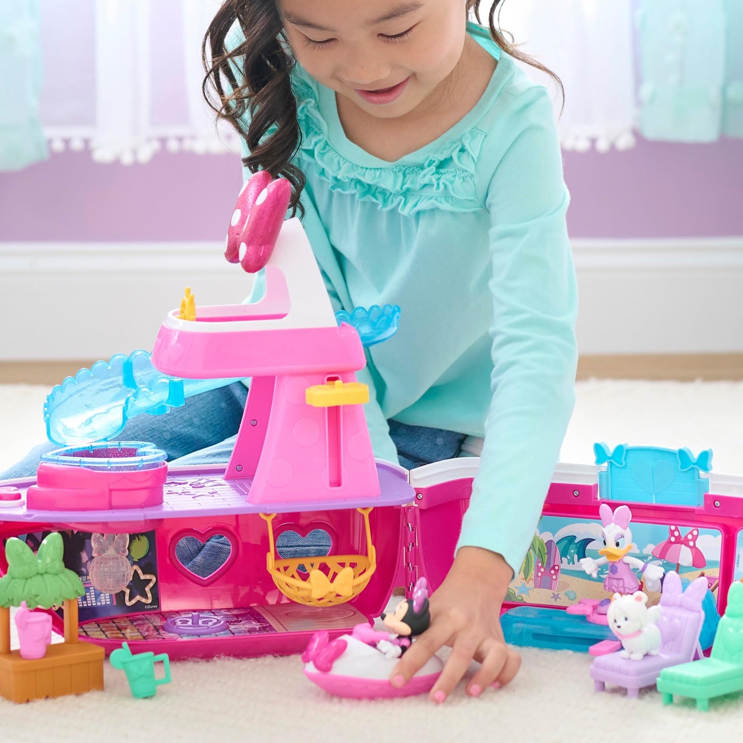 Disney Junior Minnie Mouse Bowdazzling Yacht Playset, Officially Licensed Kids Toys for Ages 3 Up, Gifts and Presents