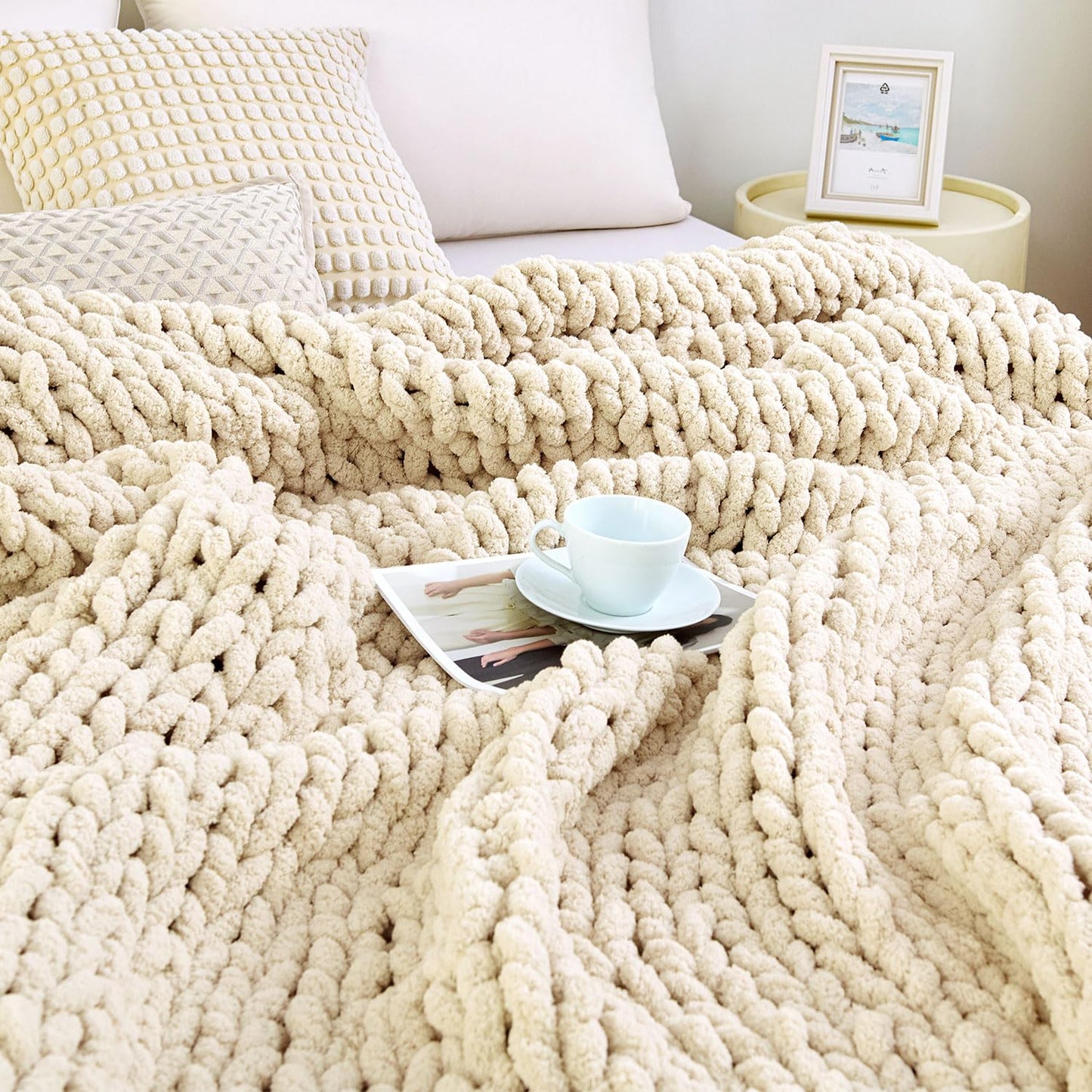 Admitrack Chunky Knit Blanket Throw, 100% Hand Knit Chenille Throw Blanket for Sofa & Home Decor, Soft and Cozy Knitted Throw Blankets (Ivory, 60"x80")