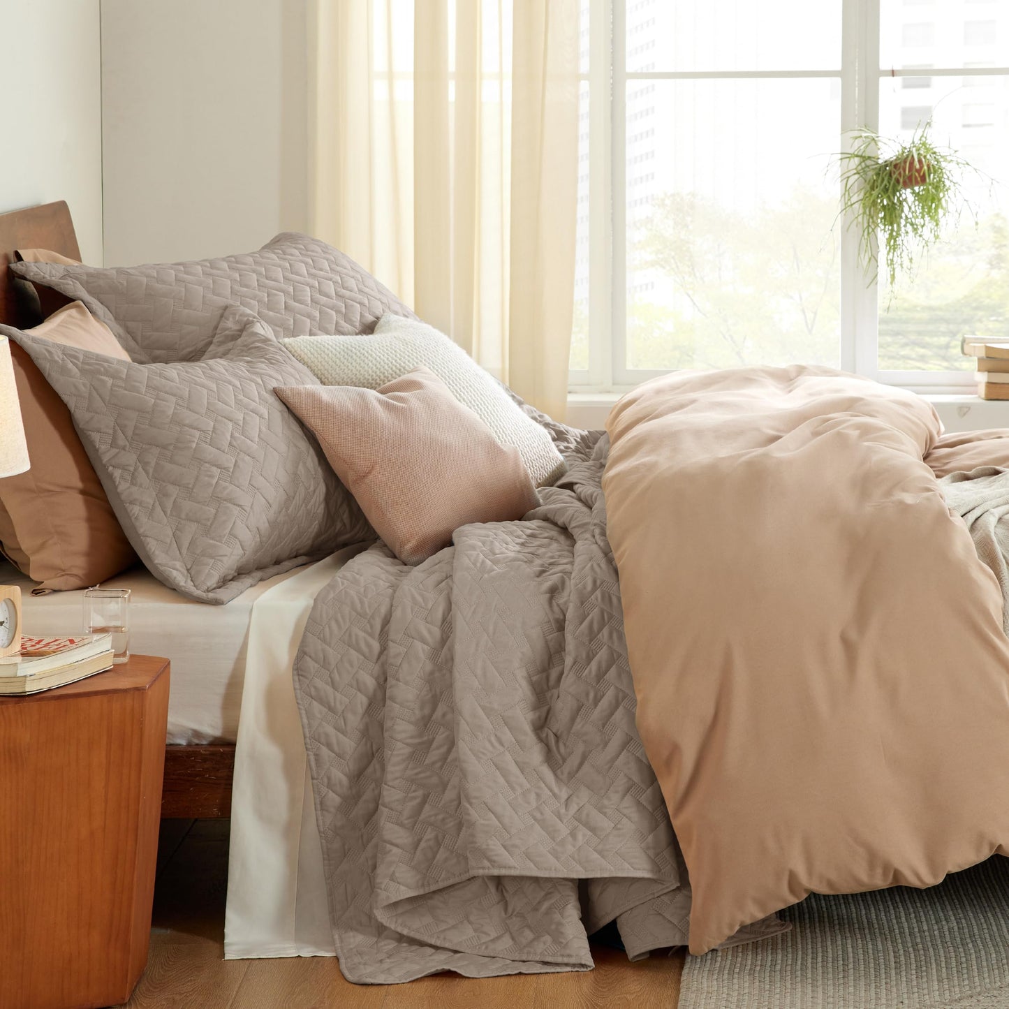 Bedsure California King Quilts - Lightweight Bedspreads Cal King Size with Basket Weave Pattern, Soft Quilt Bedding Set, Taupe Comforter Set Coverlet for All Seasons with 2 Pillow Shams (111" x 106")