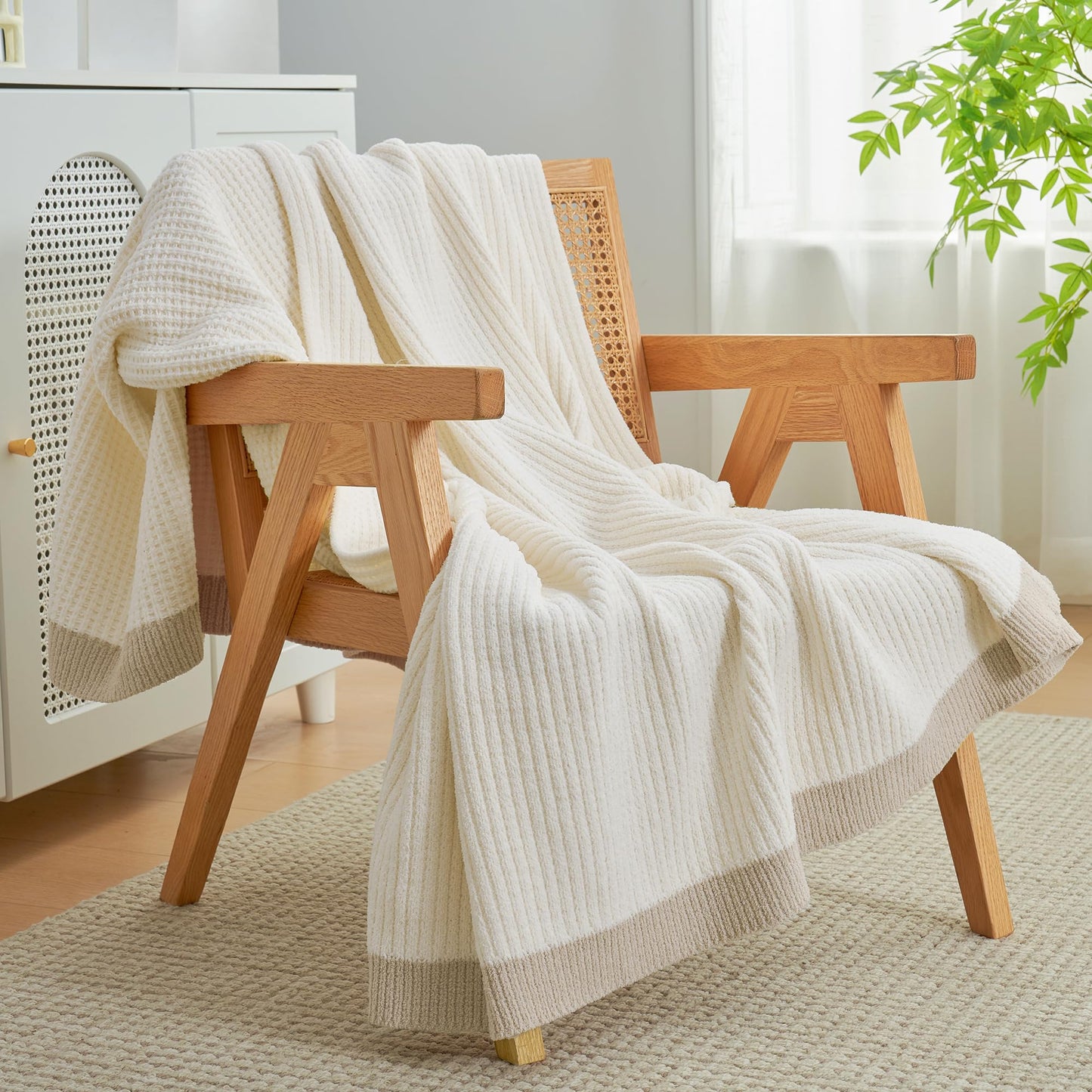 Amélie Home Chenille Waffle Queen Size Bed Blanket, Reversible Soft Cozy Knit Blanket Lightweight Warm Decorative for Bedroom, 90"x90", Ivory
