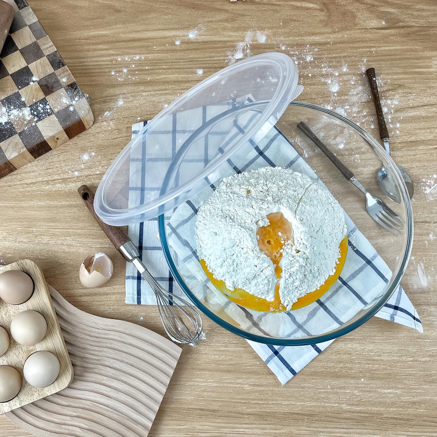 CGNWEEPS 4.7QT Large Glass Mixing Bowl with White Lid, Big Salad Bowl with Lid, Large Glass Bowls for Sourdough and Kithen