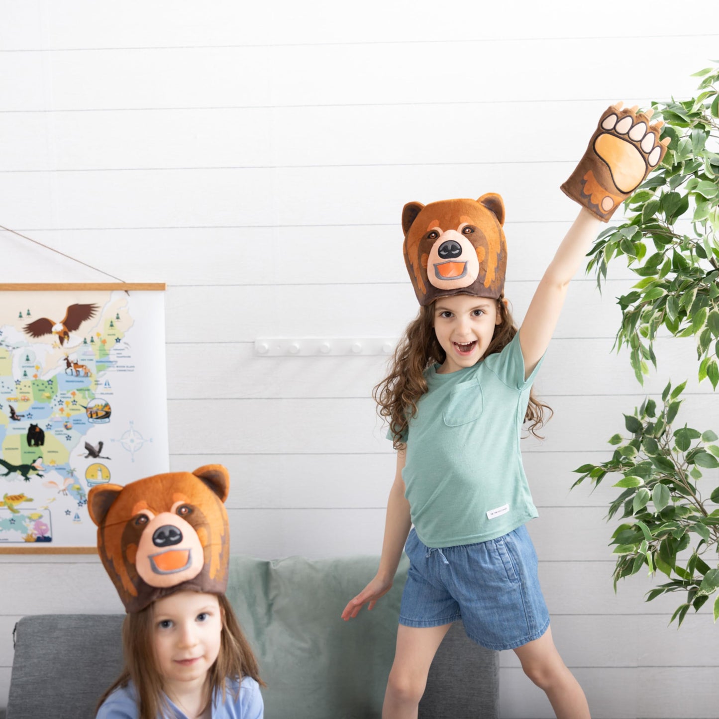 Melissa & Doug Yellowstone National Park Grizzly Bear Games and Pretend Play Set with Plush Bear Heads and Paw Gloves, Kids Animal Activity for Preschoolers, Pretend Play Active Games for Ages 3+