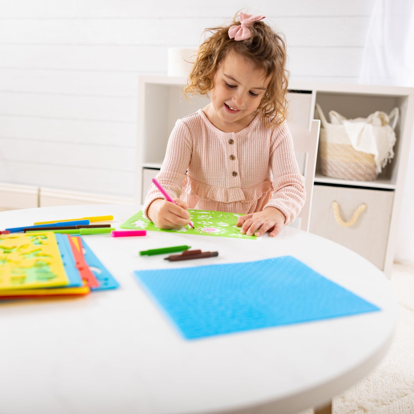 Melissa & Doug Created by Me! Stencil Art Coloring Activity Kit in Storage Pouch - 170+ Designs, 6 Markers, 2 Crayons, Paper - FSC Certified