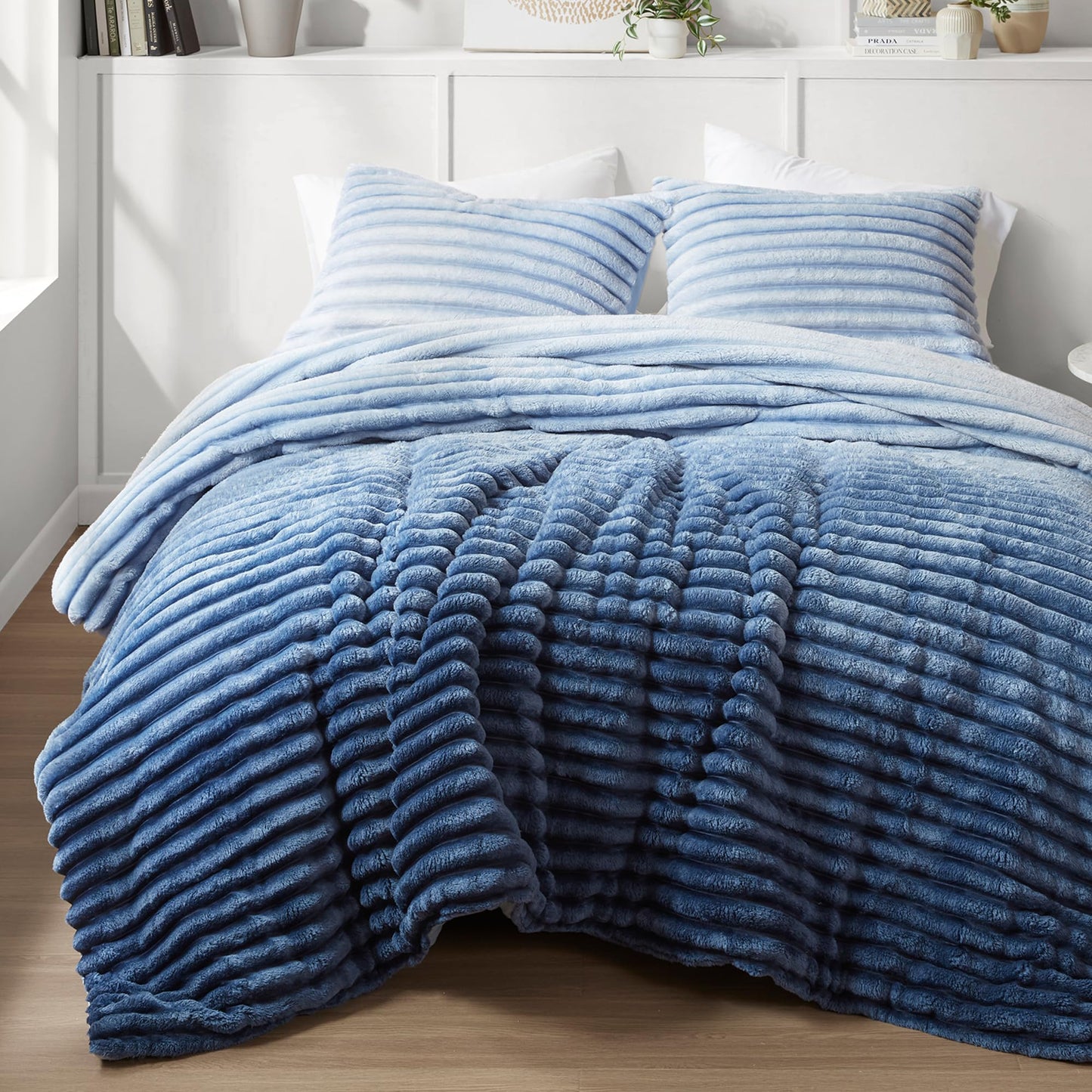Intelligent Design Queen Comforter Set, Plush Bedding, Microfiber Reverse, 3 Piece, Lightweight, Super Soft Ribbed Velvet Comforter 2 Shams, All Season Fluffy Bed Set, Avril, Full/Queen Blue Ombre