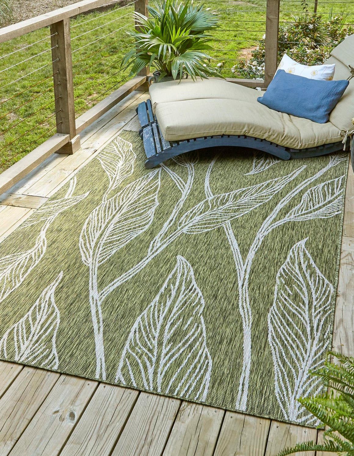 Unique Loom Outdoor Botanical Collection Area Rug - Leaf (3' 3" x 5' 3" Rectangle Green/Ivory)