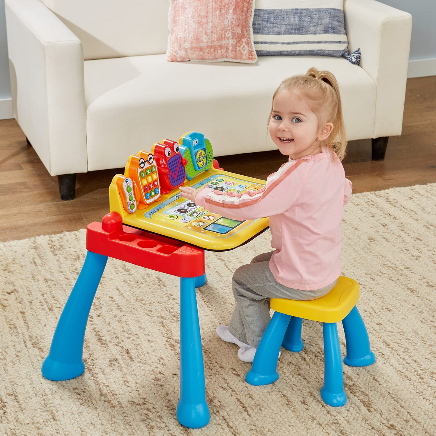 VTech Touch & Learn Activity Desk Deluxe (Frustration Free Packaging - English Version)