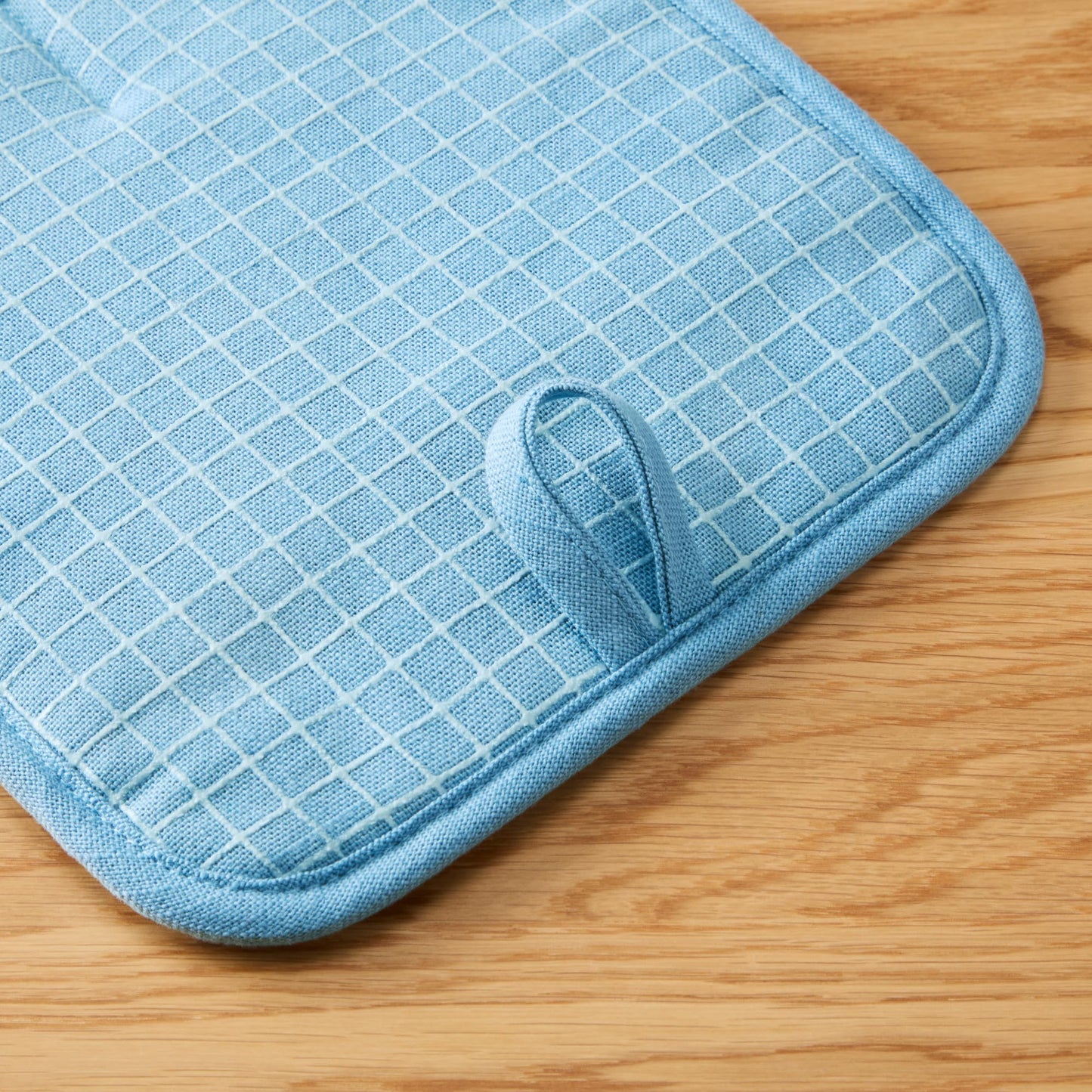 KITCHENAID Gourmet Series Gridlines Pot Holders 2-Pack Set, Heat Resistant up to 600°F, Soft Silicone Grip, Magnetic Cuff, Blue Velvet, 8"x8"