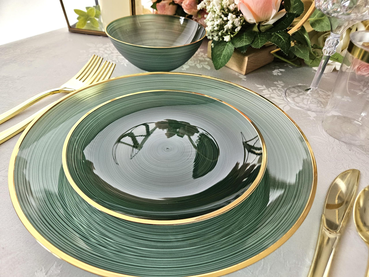 " OCCASIONS " 50 Plates Pack (25 Guests)-Wedding Party Disposable Plastic Plate Set -25 x 10'' Dinner + 25 x 7'' Salad & Dessert plates (Belize in Green & Gold)