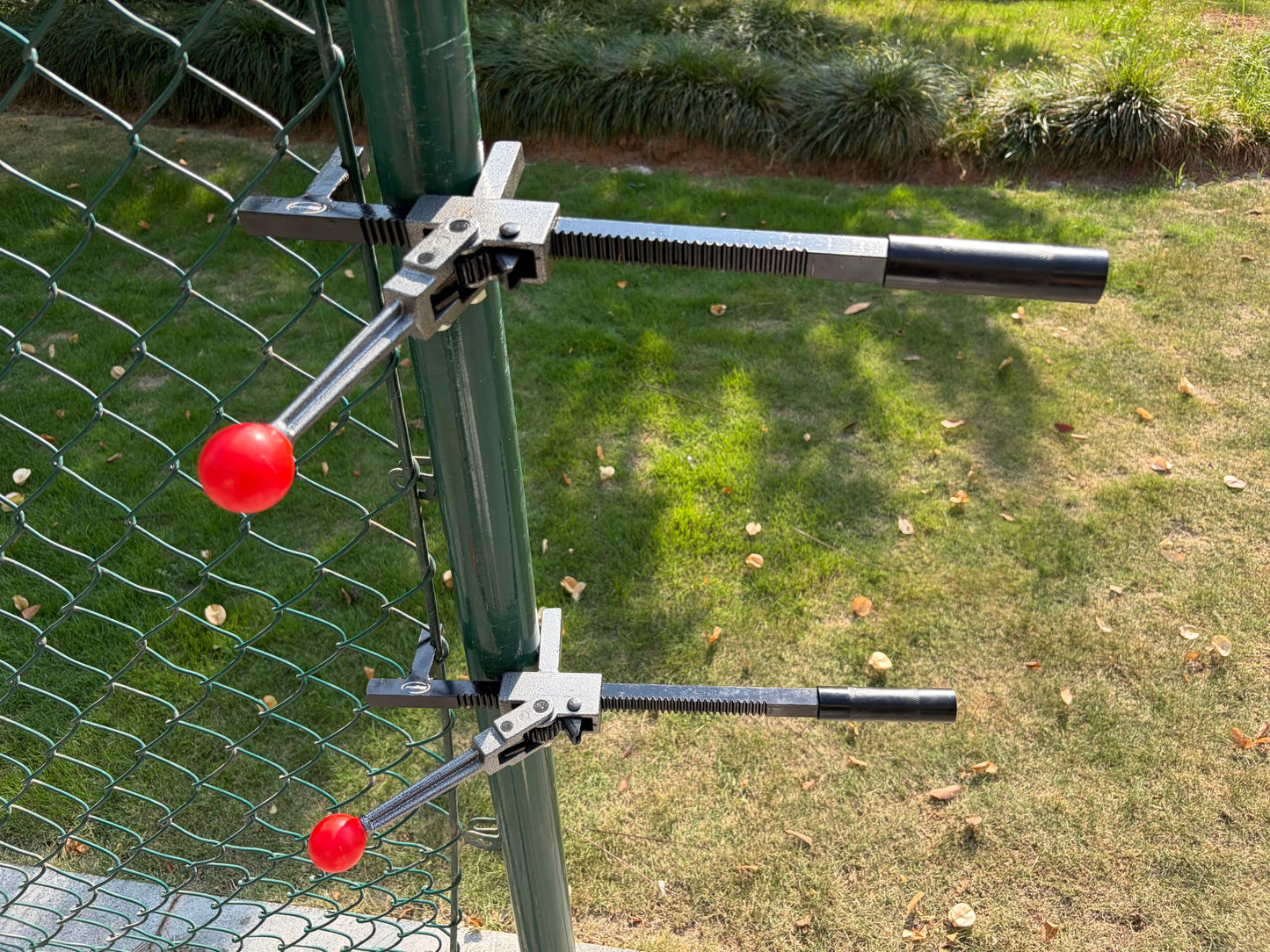 Magoleo Chain Link Fence Stretcher Tool, Heavy-Duty Fence Puller & Tensioner for Fence Fabric Installation or Repair Projects in Farm, Ranch & Garden, Easy One-Person Operation, 9″ Ratchet Range
