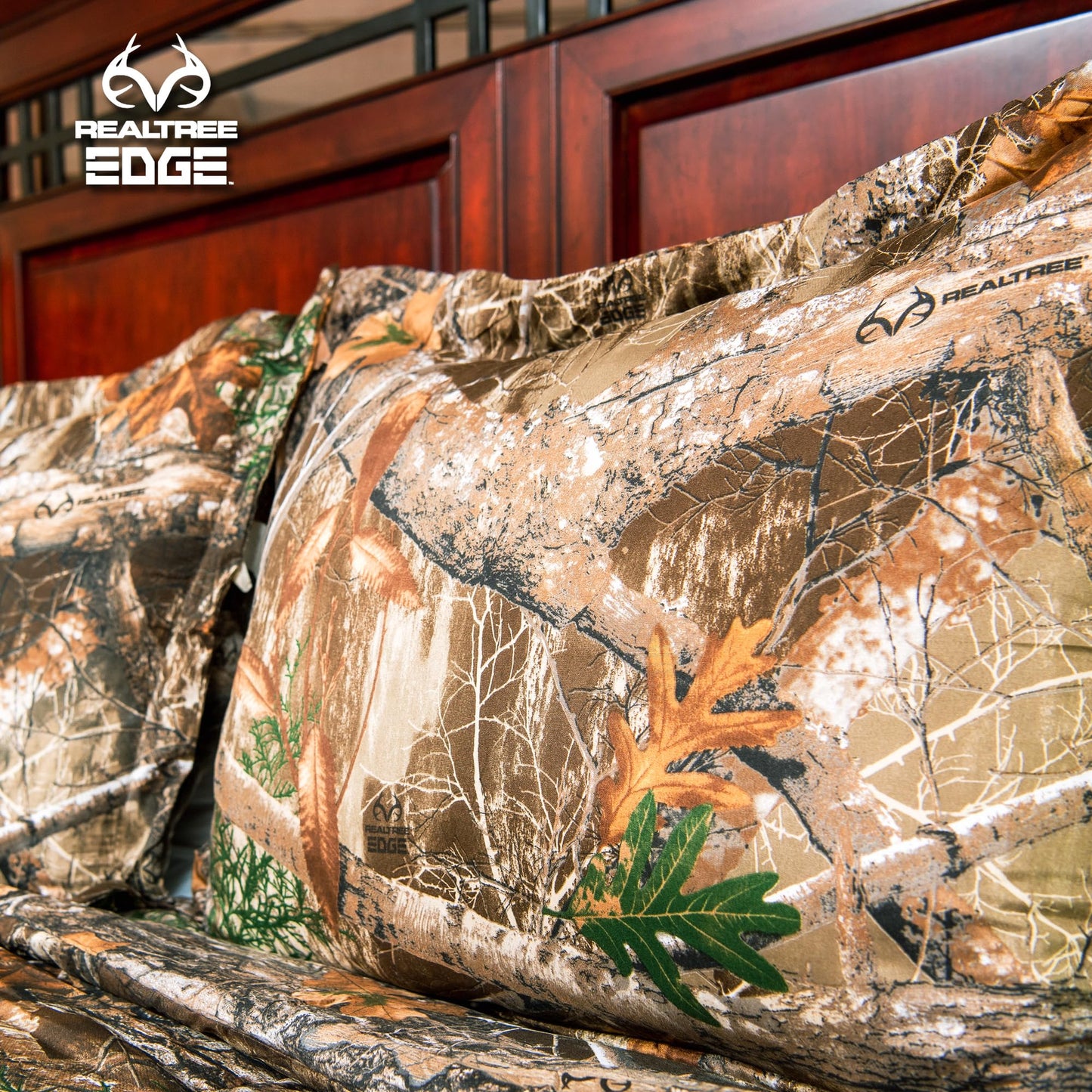 Northwest Realtree Full/Queen Size 1 Comforter and 2 Sham Set, All Seasons, Men and Women Soft Cabin Bedding, Edge Camo
