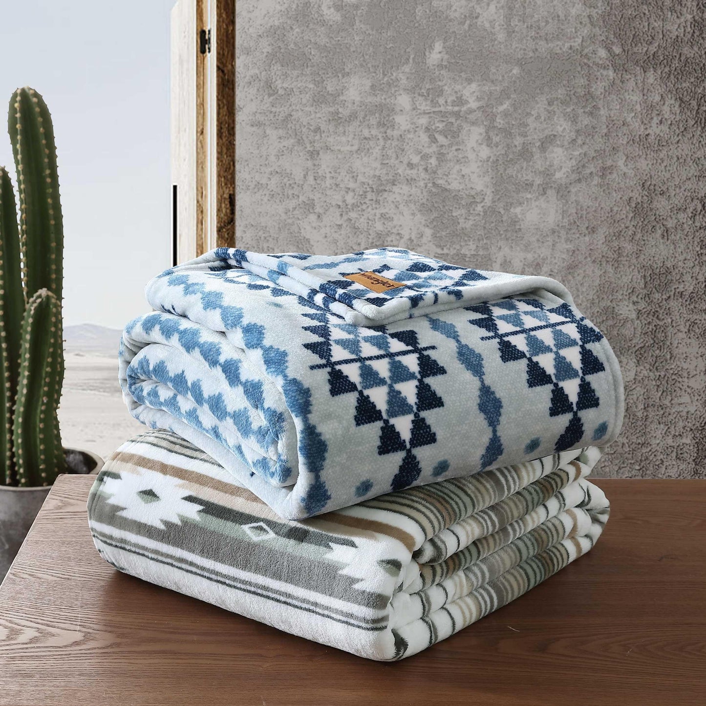 Wrangler - Queen Blanket, Super Soft & Reversible Plush Fleece Bedding, Dorm Room Essentials, Yellowstone-Inspired Throw Blanket for Couch or Bed, 90x90, Coyote Sands Green