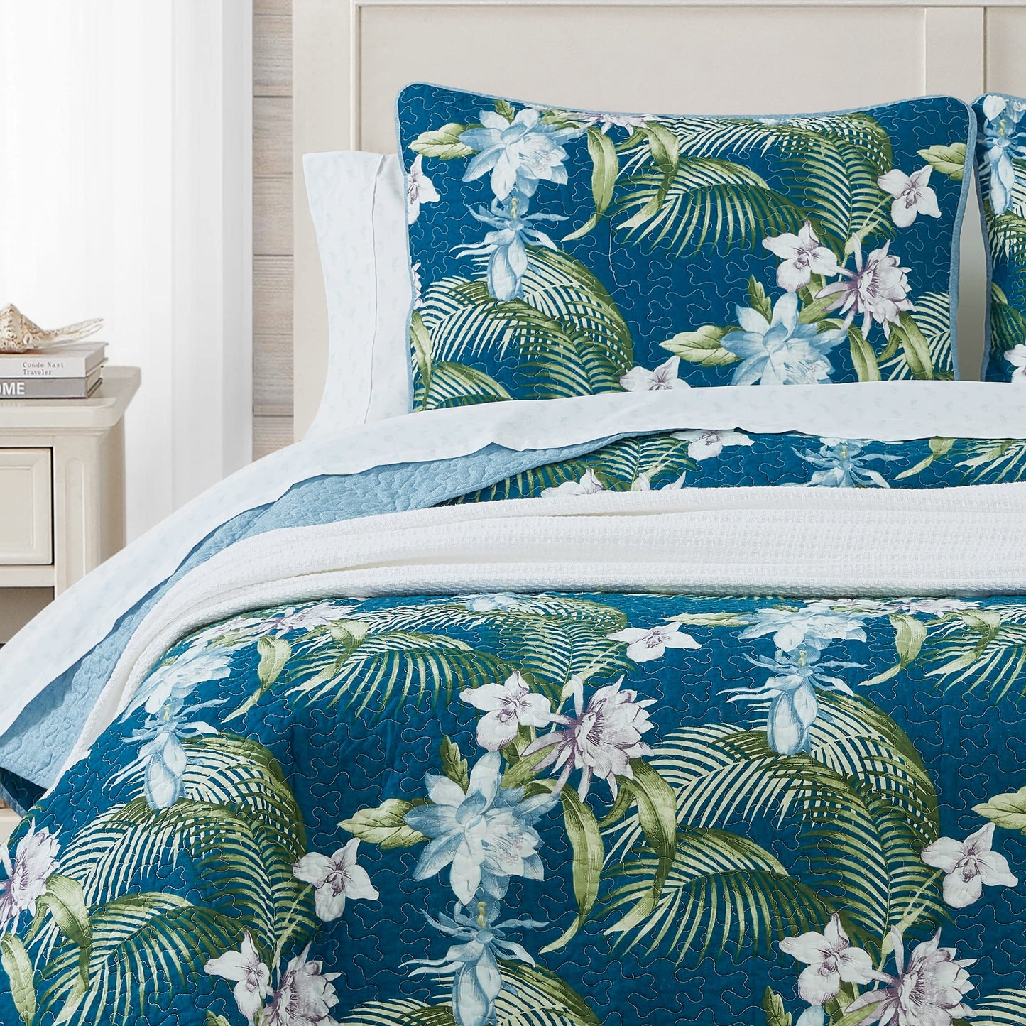Tommy Bahama - Queen Quilt Set, Reversible Cotton Bedding with Matching Shams, Breathable Bedding Set for All Seasons (Southern Breeze Dark Blue, Queen)