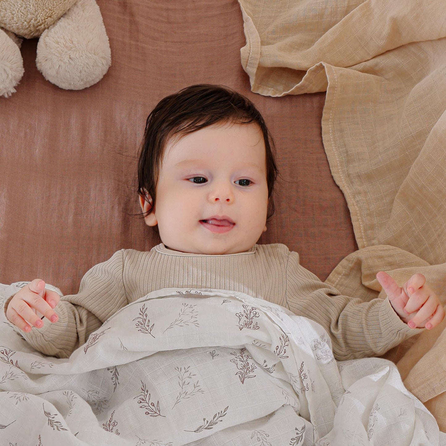 POMISO Muslin Swaddle Blankets for Boys and Girls, Soft Cotton Baby Swaddle Blankets for Unisex, 47 X 47 inches Muslin Swaddles, 4 Pack Leaves & Warmth Colors