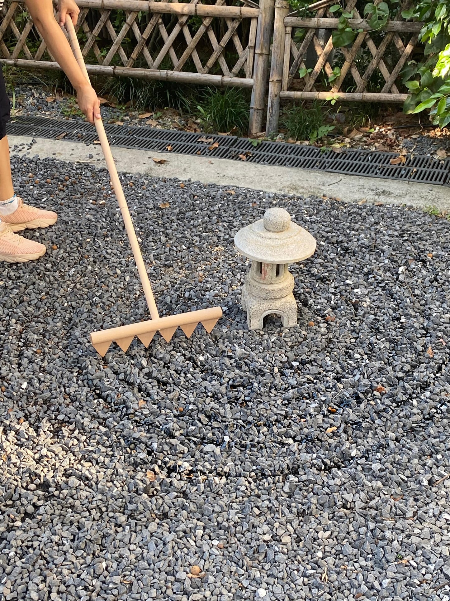 Large Zen Garden Rake Tool - 48" L 6 Tine Saw Tooth Outdoor Japanese Garden Rakes Full Size DIY Meditation Rock Sand Garden Zen Wooden Rake Accessories Tress Relief Gifts for Adult