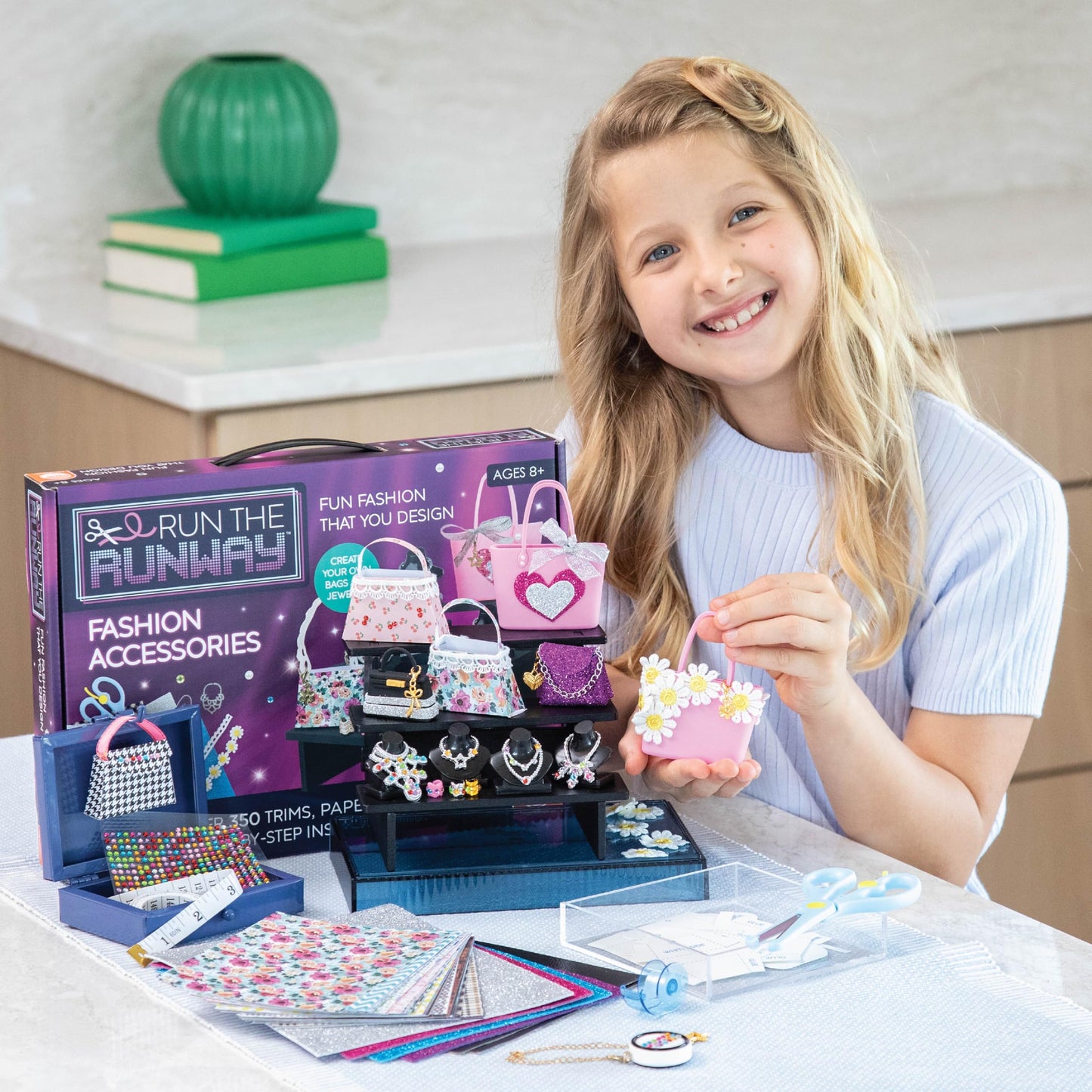 MindWare Run The Runway: Accessories – Fashion Design Kit for Creating Mini Handbags, Clutches, Necklaces & Bracelets – No‑Sew Craft Kit with 350+ Trims, Ribbons, Patterns & Display Stand – Ages 8+