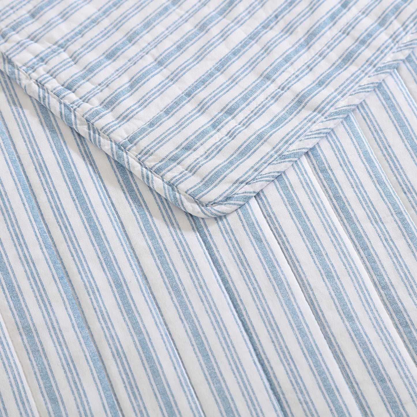 Nautica – Twin Quilt Set, Reversible Bedding with Matching Sham, Stripe Room Decor, Lightweight Bed Set, College Dorm Room Essentials (Coleridge Blue)