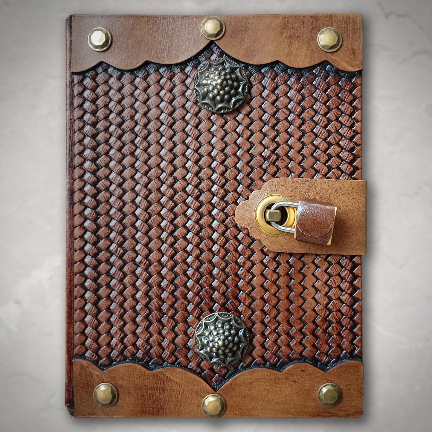 Trend Tick Antique Door Design Lockable Diary with Padlock, Handmade Leather Journal with Lock, Gift for Men Women Lined Paper Diary With Lock, 384 Pages Big size Journal for Writing Diary