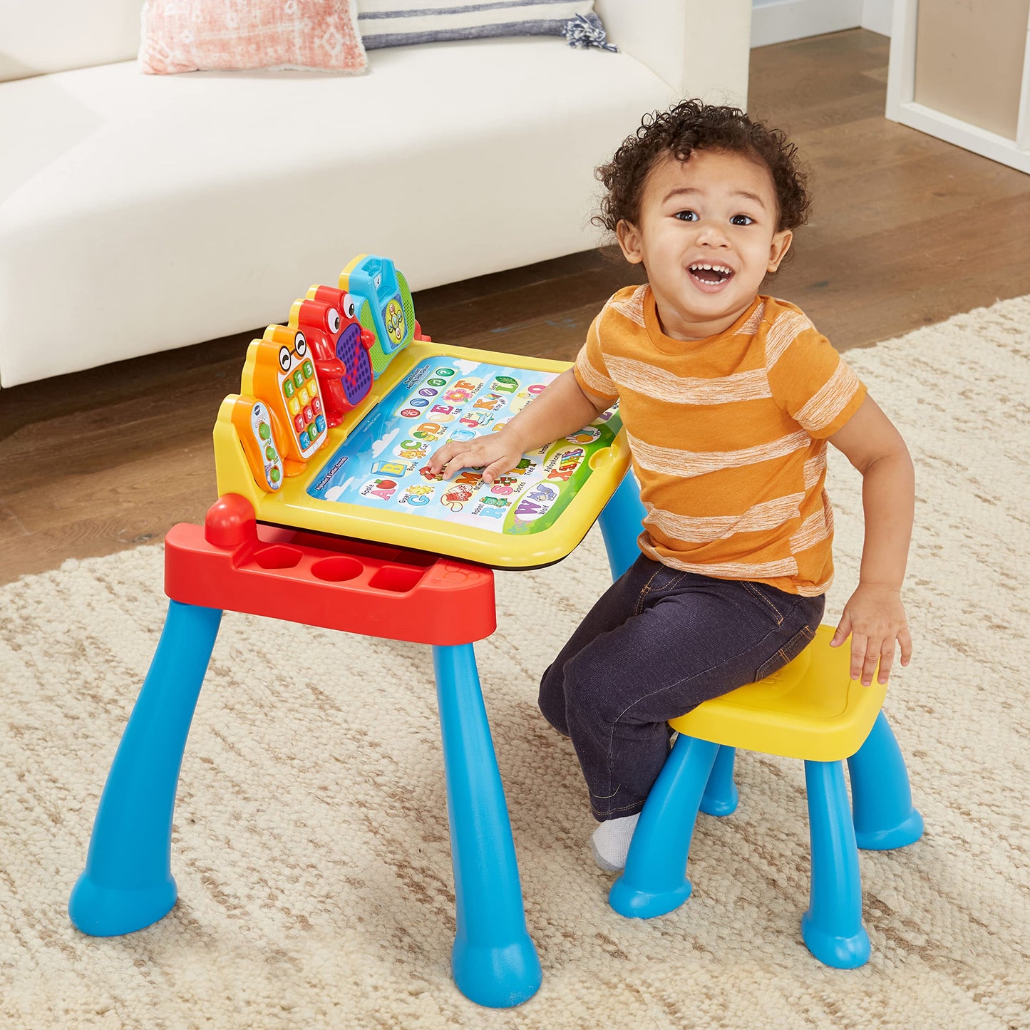 VTech Touch & Learn Activity Desk Deluxe (Frustration Free Packaging - English Version)
