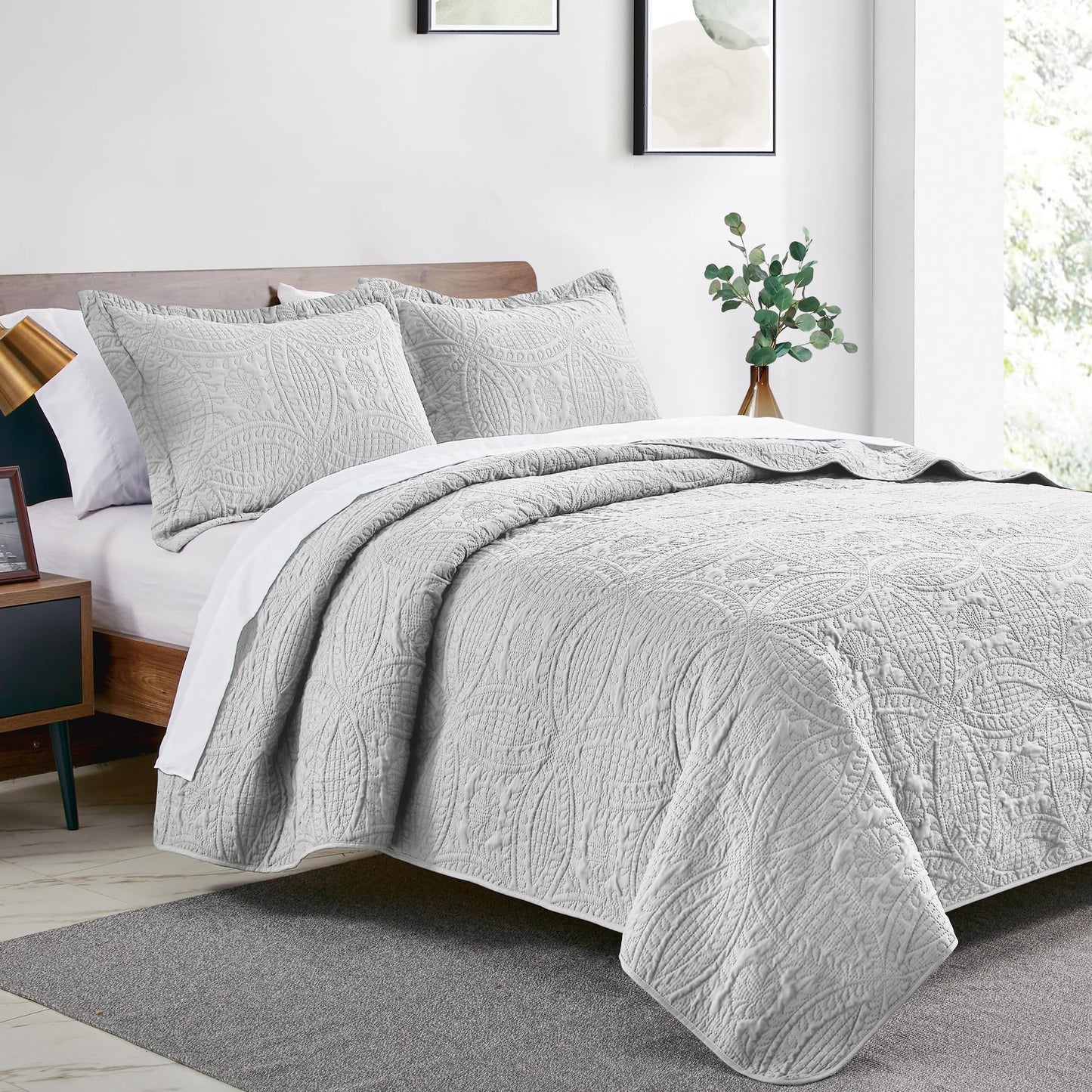 Love's cabin Quilts for Queen Bed Light Grey Bedspreads Bedding Set - Summer Lightweight Bedspread Comforter - Coin Pattern Bedding Coverlet for All Season - 3 Pieces (1 Quilt, 2 Pillow Shams)