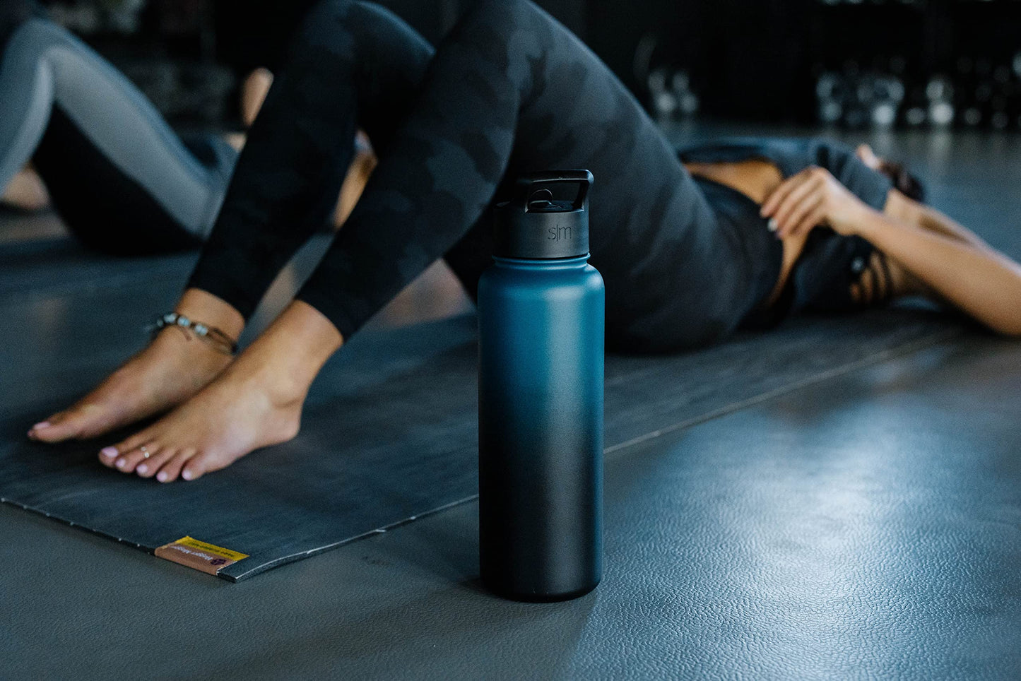 Simple Modern Water Bottle with Straw, Handle, and Chug Lid Vacuum Insulated Stainless Steel Metal Thermos Bottles | Large Leak Proof BPA-Free Sports Flask | Summit Collection | 40oz, Blue Dune