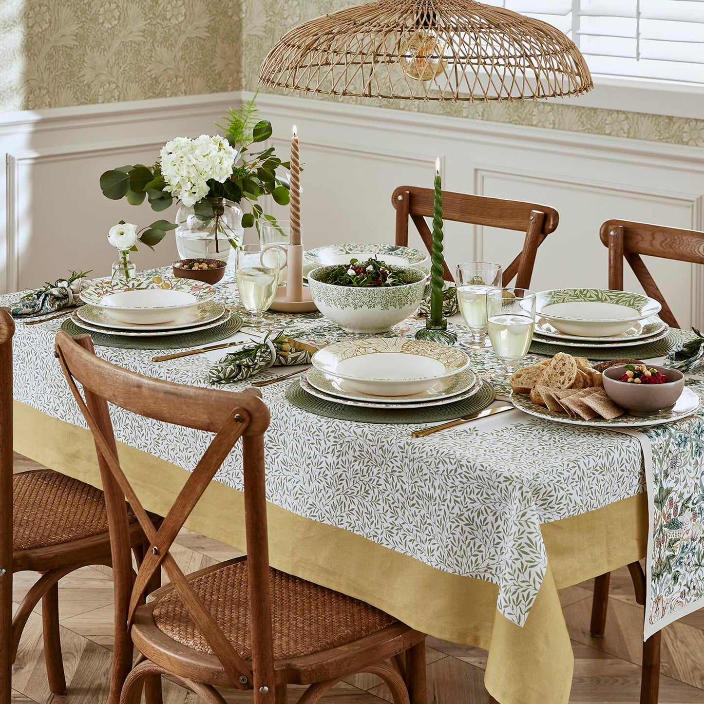 Spode Morris & Co Standen 11-Inch Dinner Plates, Set of 4 - Earthenware Dinnerware with Green Leaf Border Design, Microwave, Dishwasher, Freezer Safe - Elegant Tableware, Made in England