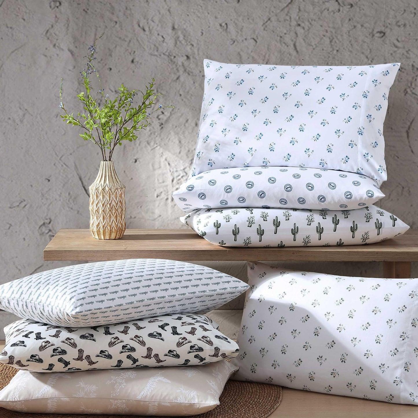 Wrangler - Queen Size Sheet Set, Soft Microfiber Bedding with Matching Pillowcases, Fully Elastic Fitted Sheet, Deep Pocket, Western Style Room Decor, Lightweight All-Season Comfort (Cacti Green)