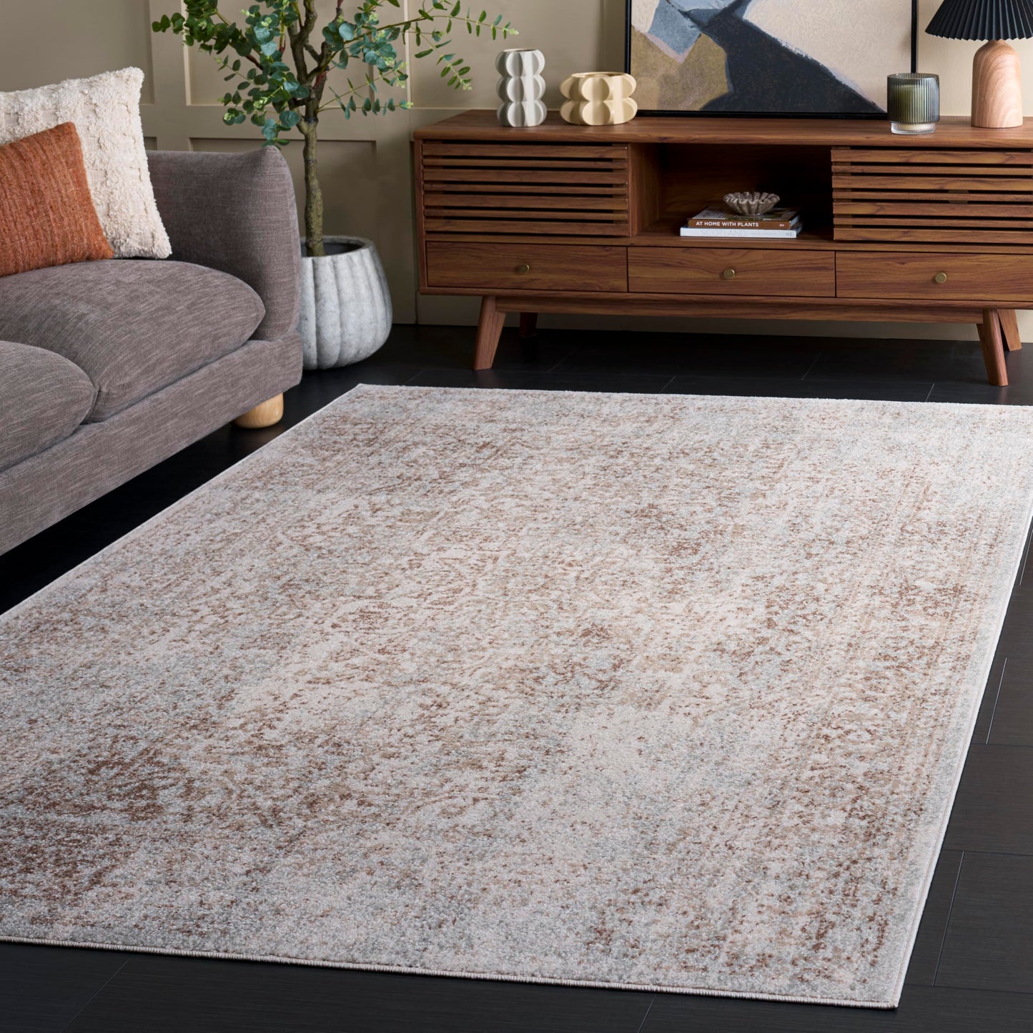 SAFAVIEH Area Rug 3x5 - Evoke Collection - Ivory & Taupe, Distressed Design, Non-Shedding & Easy to Clean, Ideal for Foyer, Bedroom, Accent Space (EVK256E)