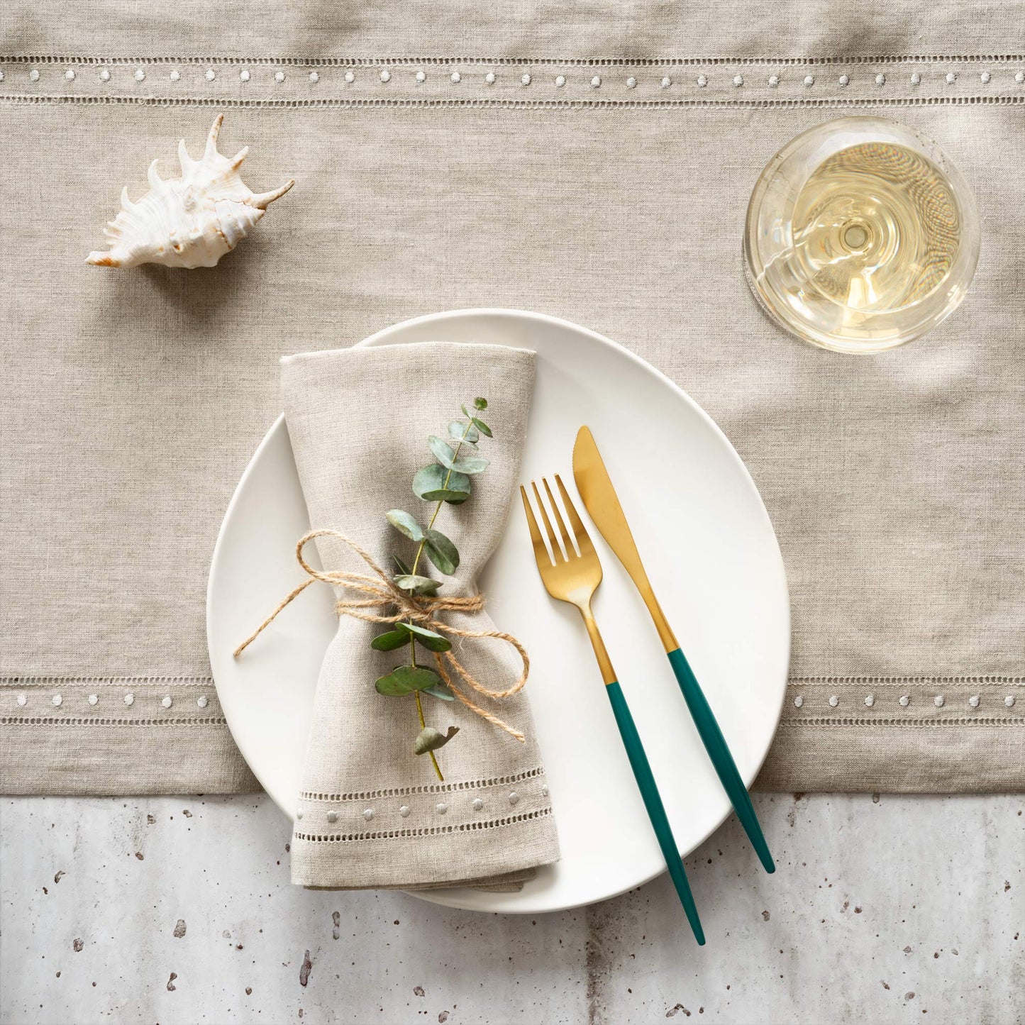 Linen Napkins Set of 4-100% Flax Linen Natural Dinner Napkins with Embroidered Dot 18 x 18 inch - Hemstitch Cloth Napkins Washable for Easter Day and Spring Decor